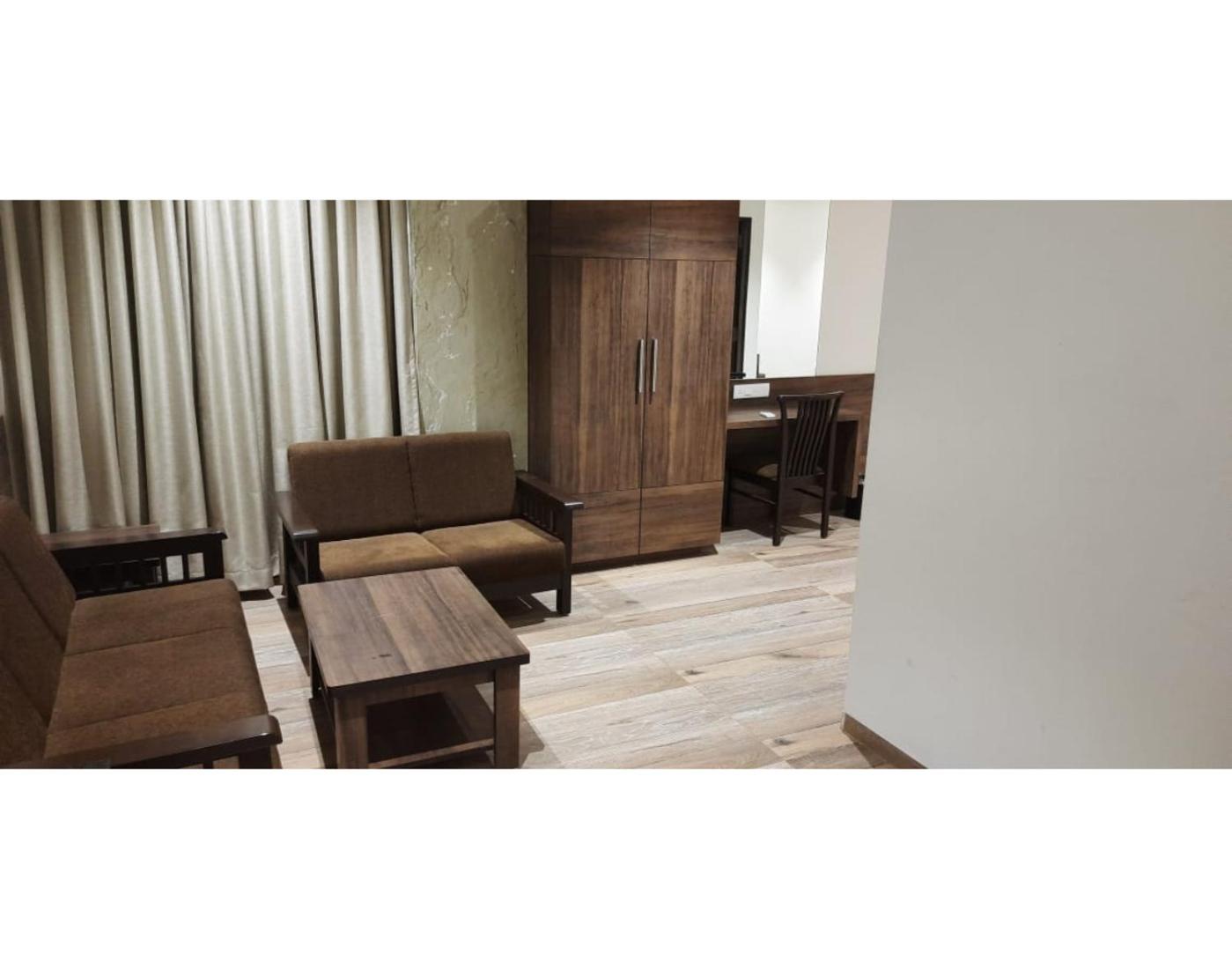 Suite - Photo 2