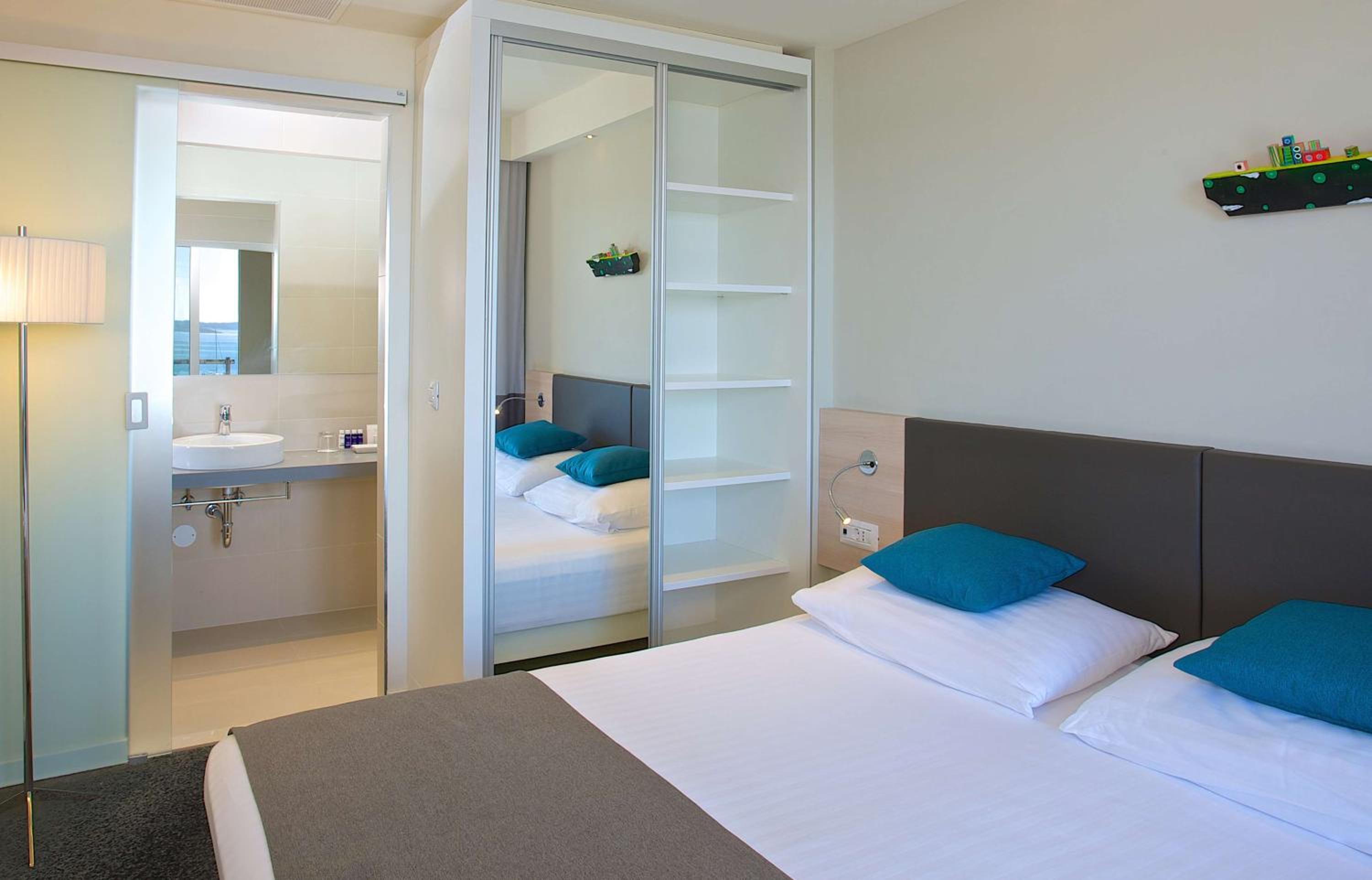Standard Double or Twin Room - Photo 2