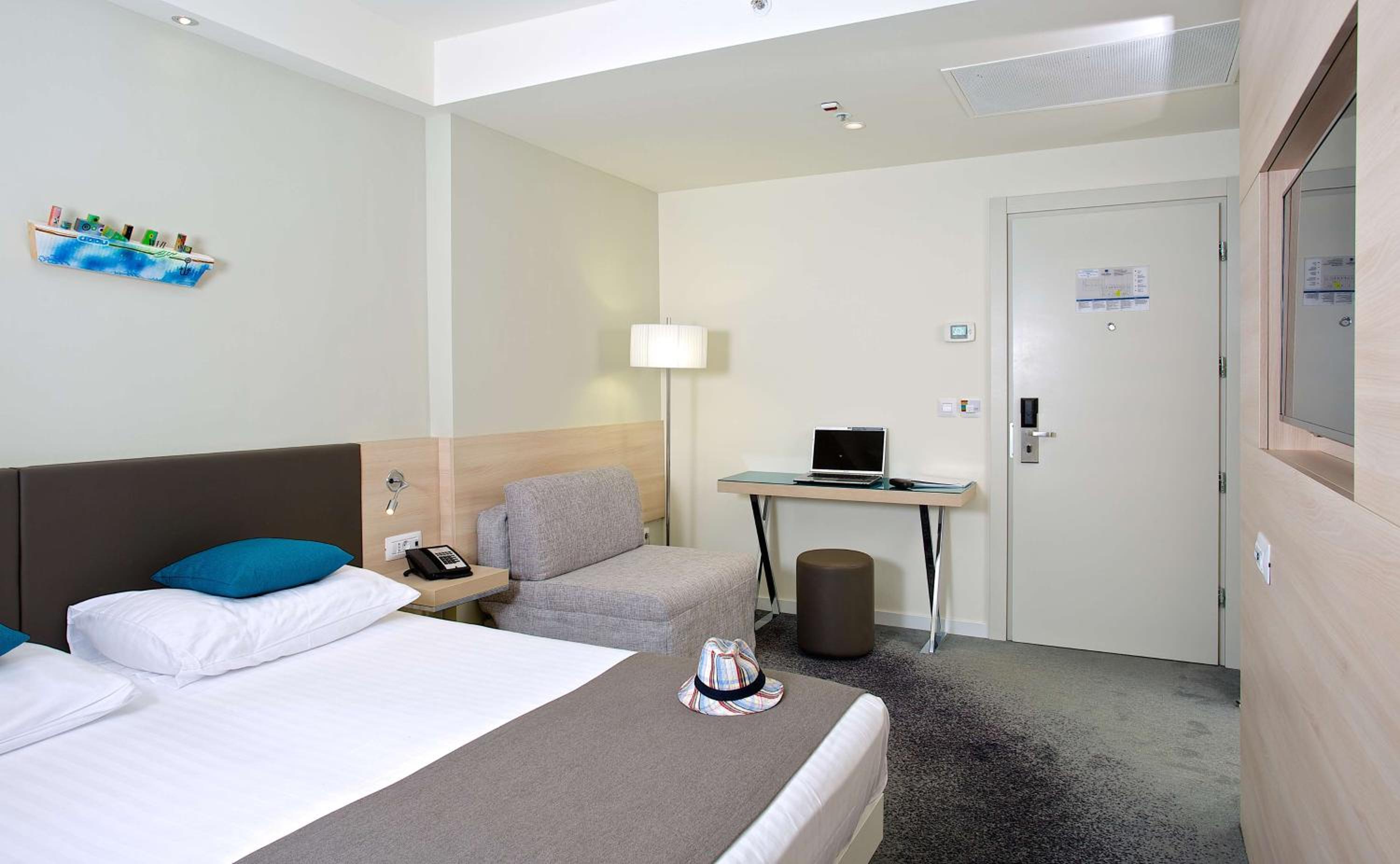 Superior Double or Twin Room - Photo 1