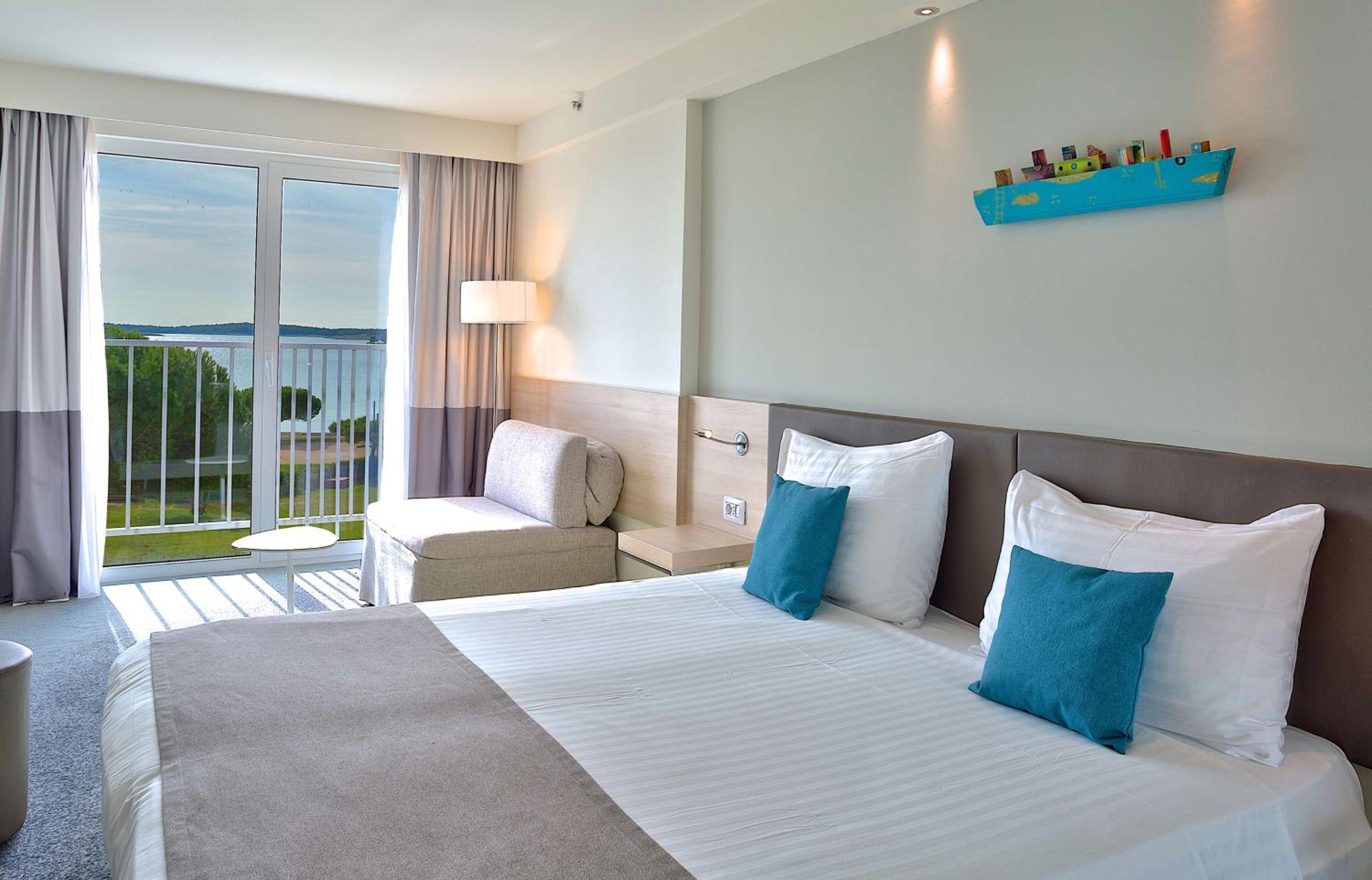 Superior Double or Twin Room - Sea Side - Photo 2