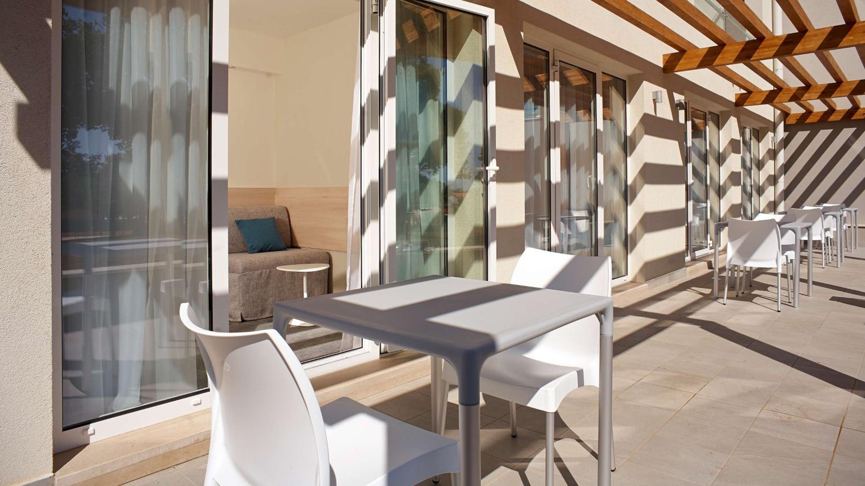 Family Room with Terrace - Photo 9
