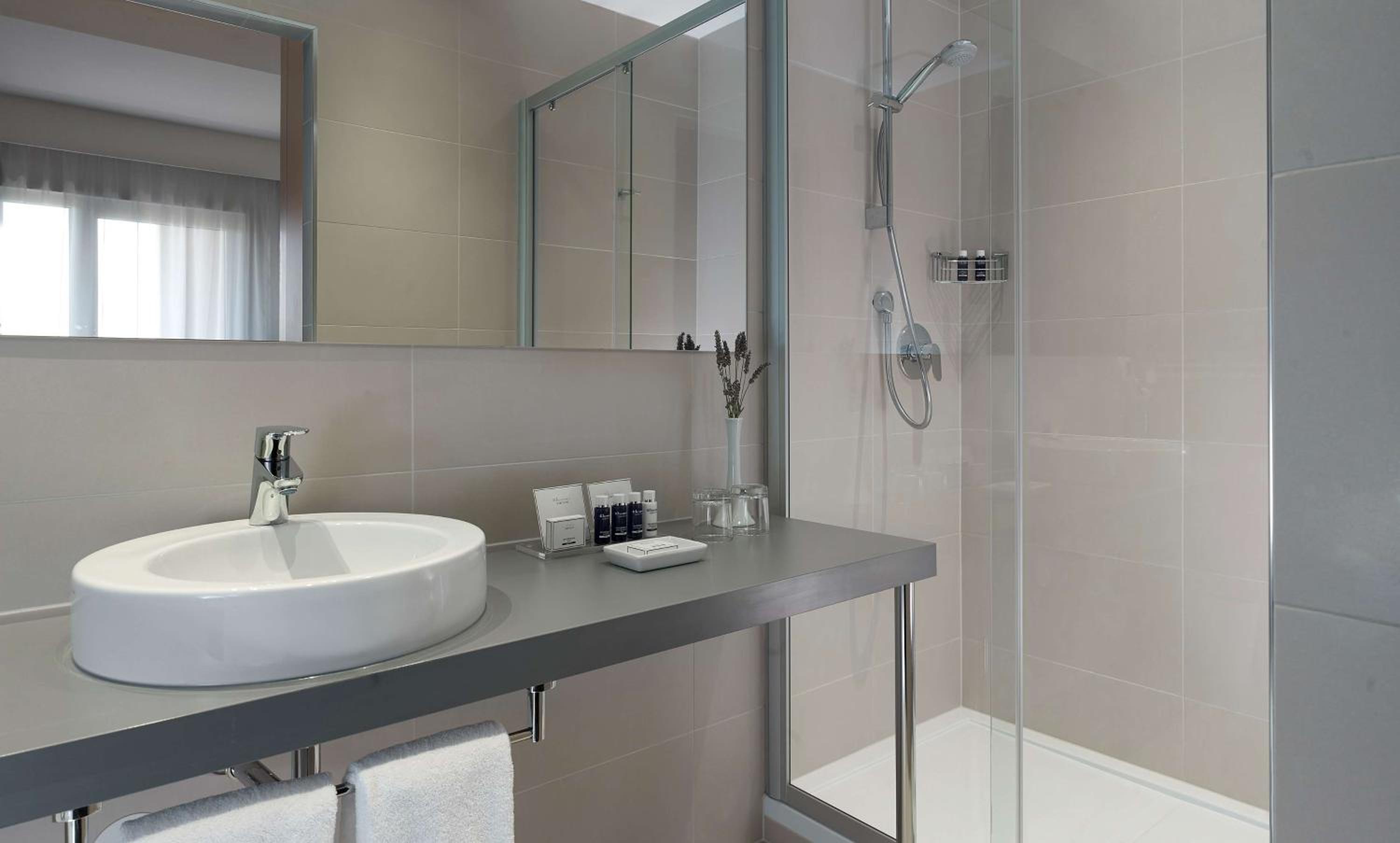 One Bedroom Suite Sea side - Photo 1