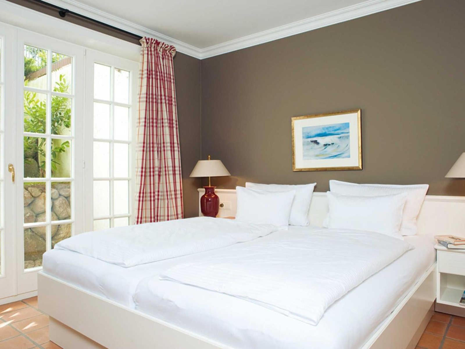 Four-Bedroom House photo 3