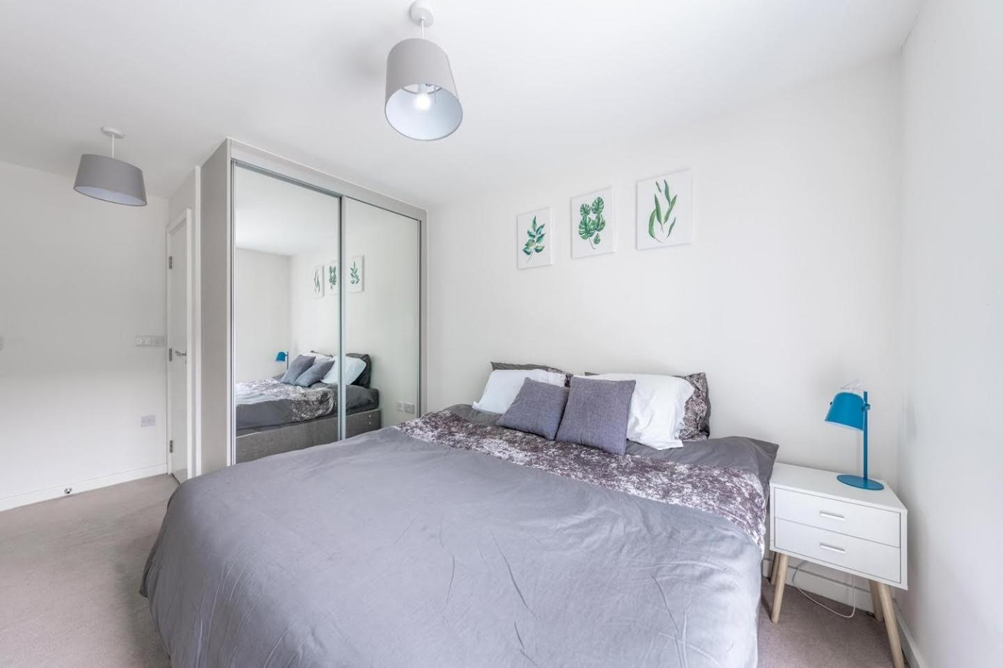 Two-Bedroom Apartment with Balcony photo 3