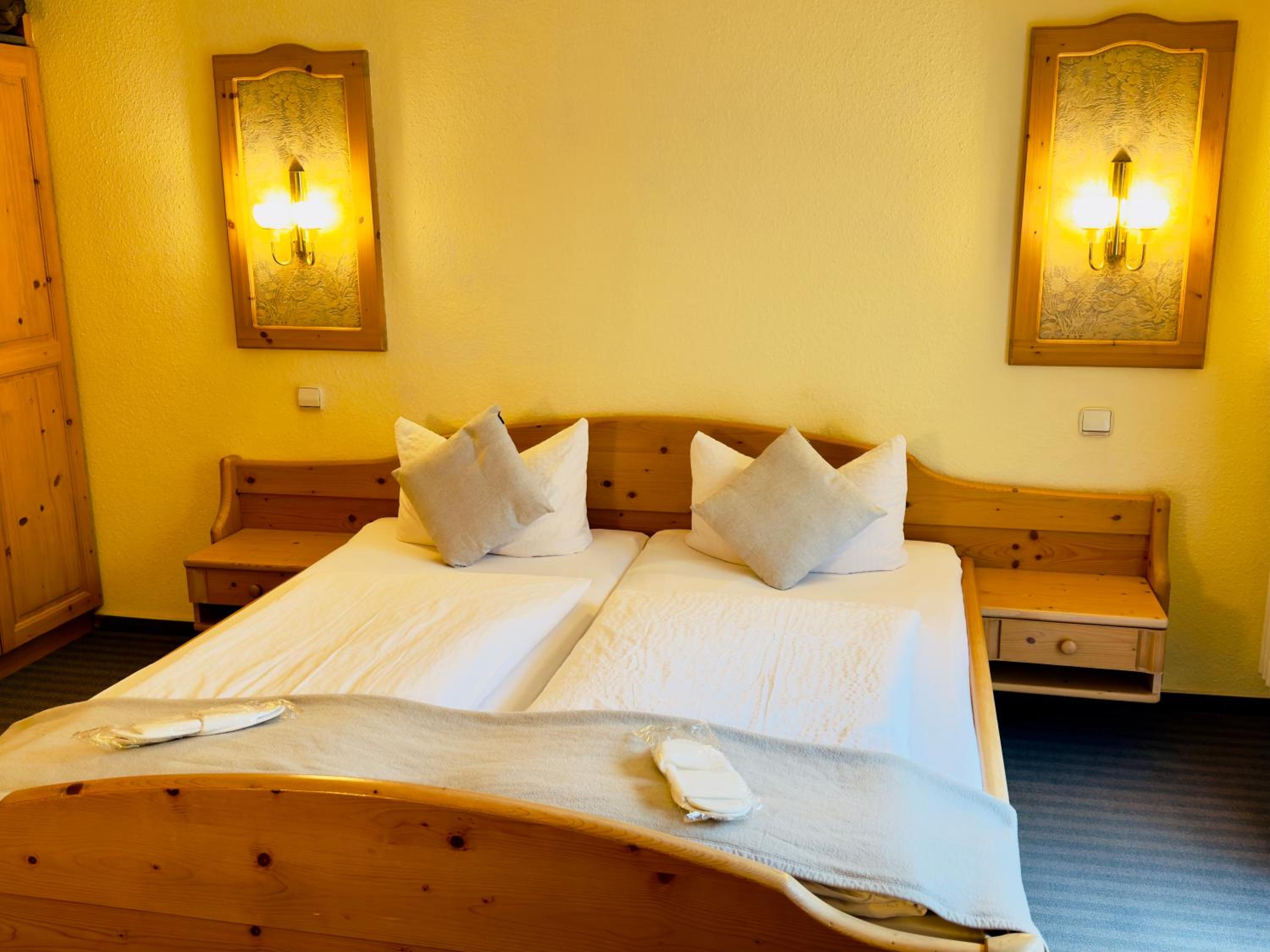 Double Room with Balcony - Photo 26