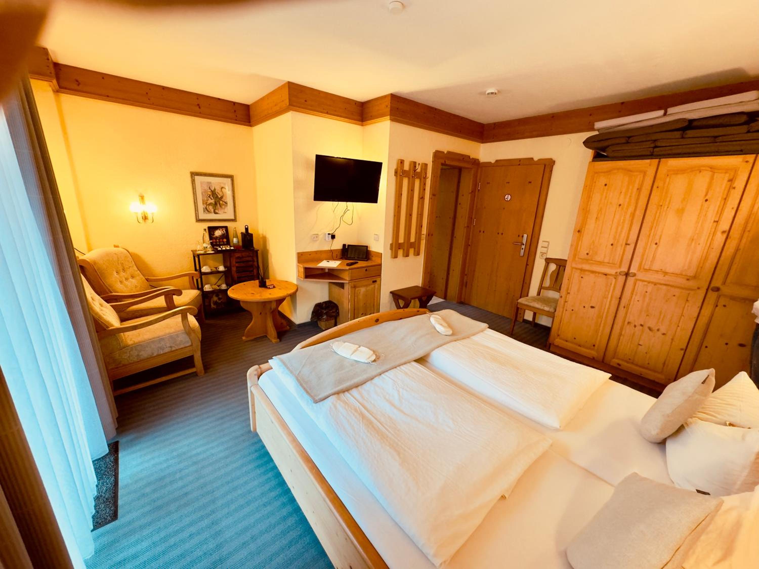 Double Room with Balcony - Photo 37