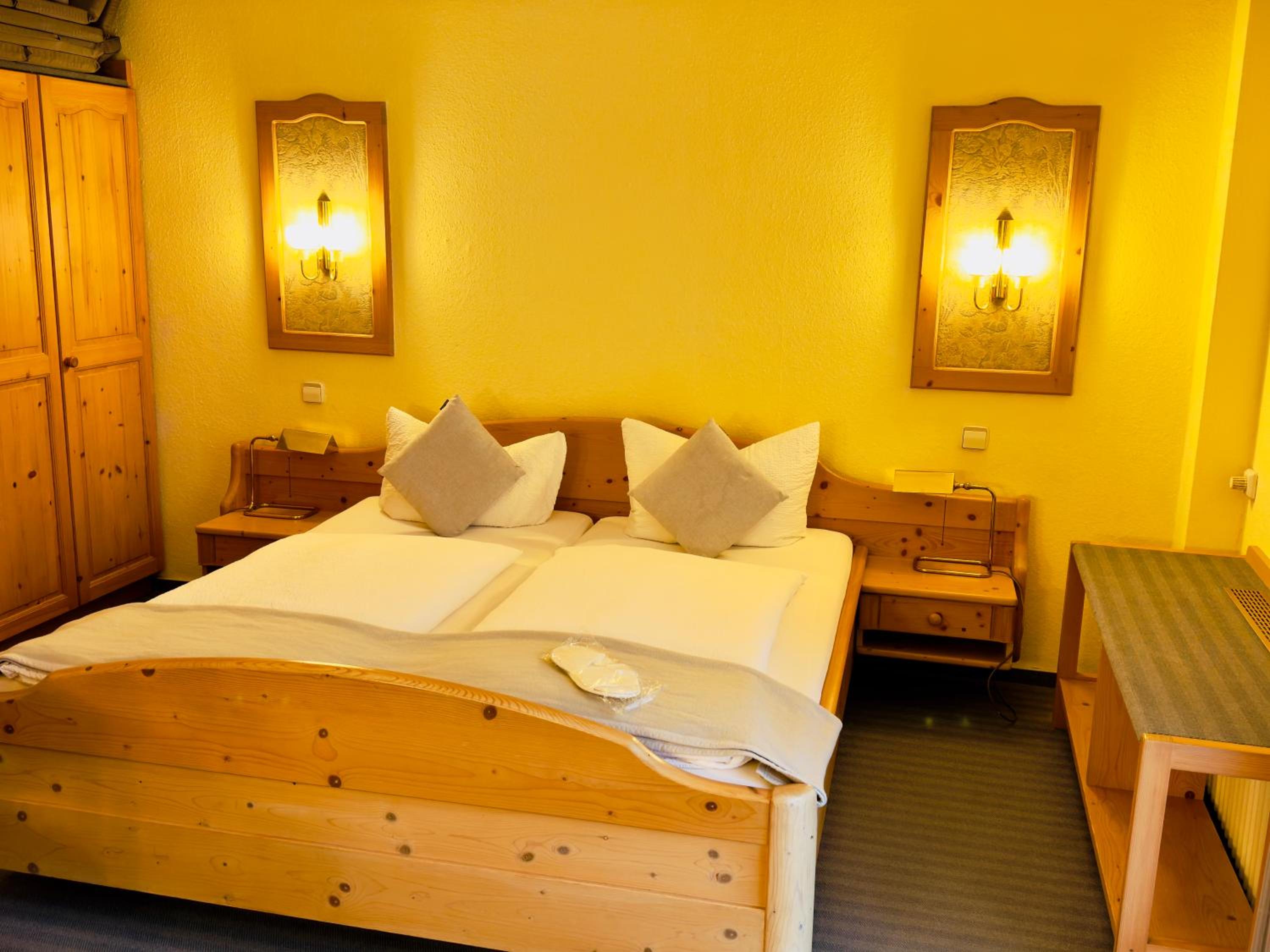 Double Room with Balcony - Photo 20