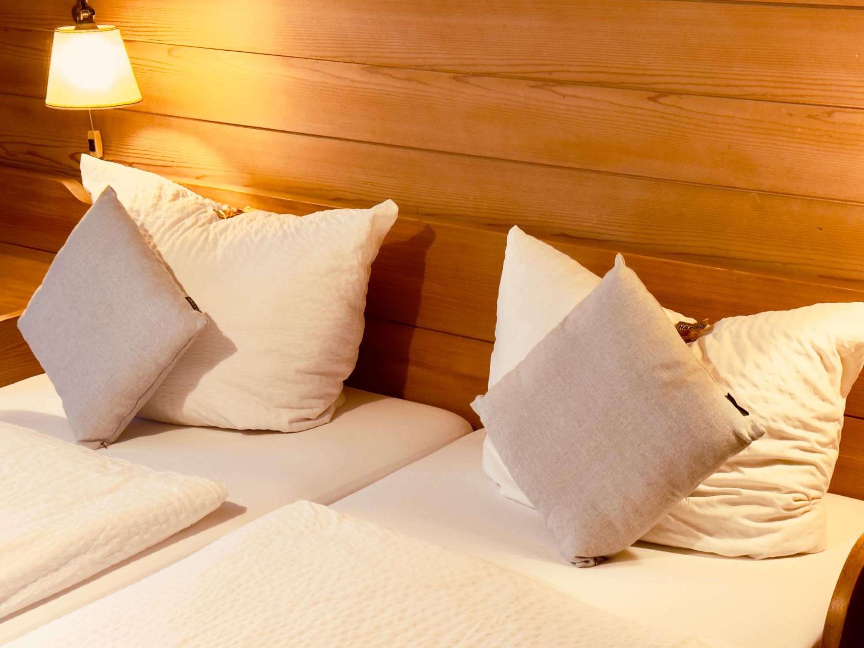 Double Room with Balcony - Photo 8
