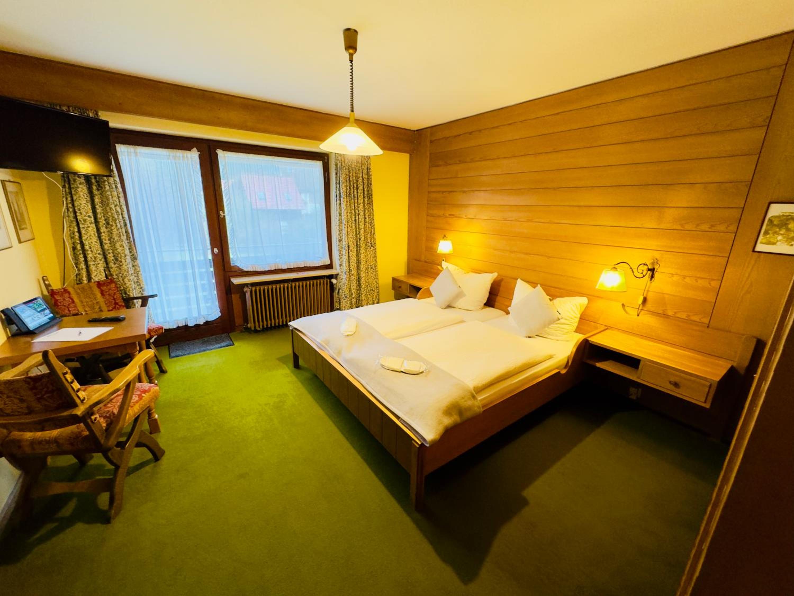 Double Room with Balcony - Photo 5