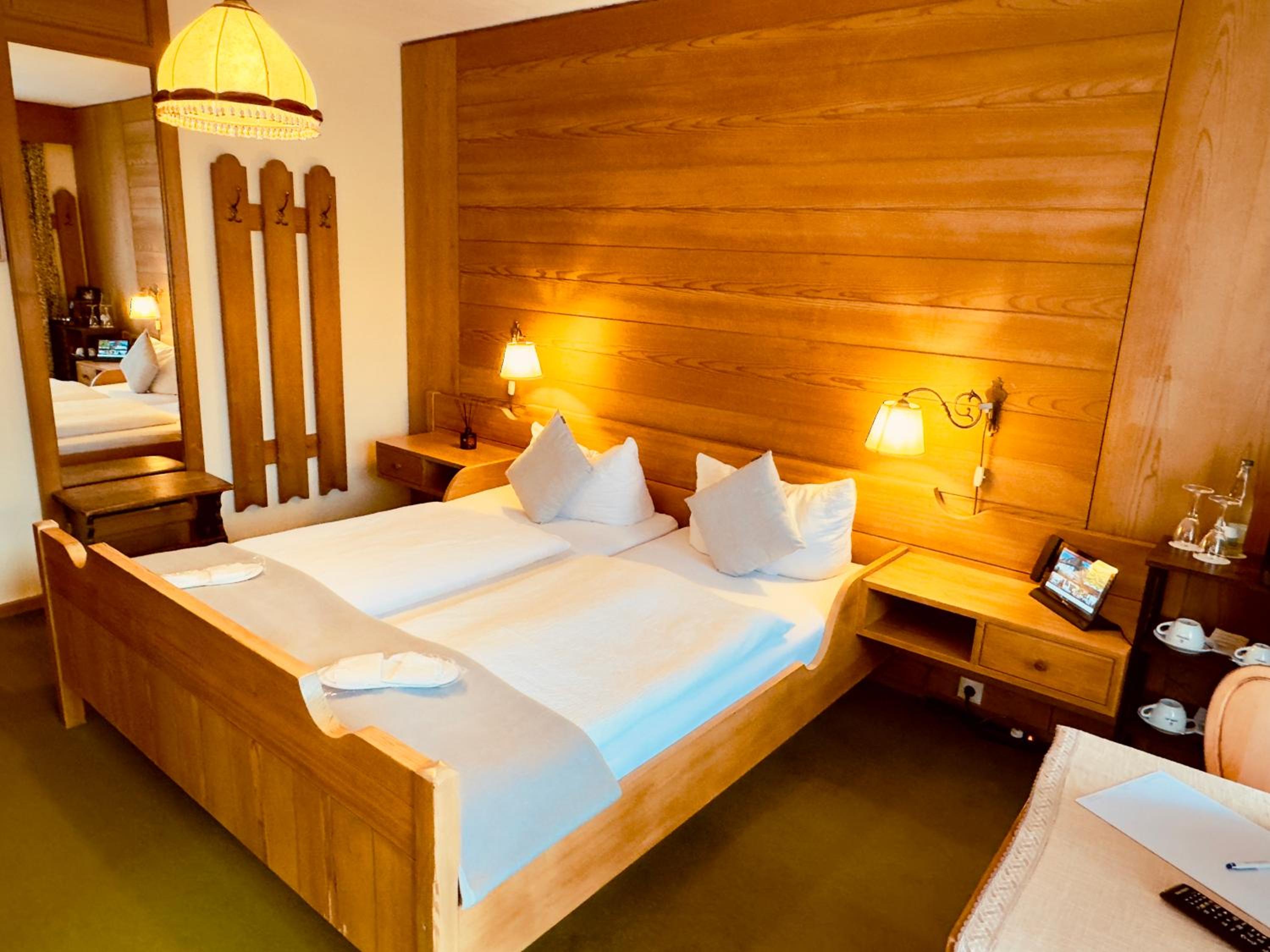 Double Room with Balcony - Photo 4