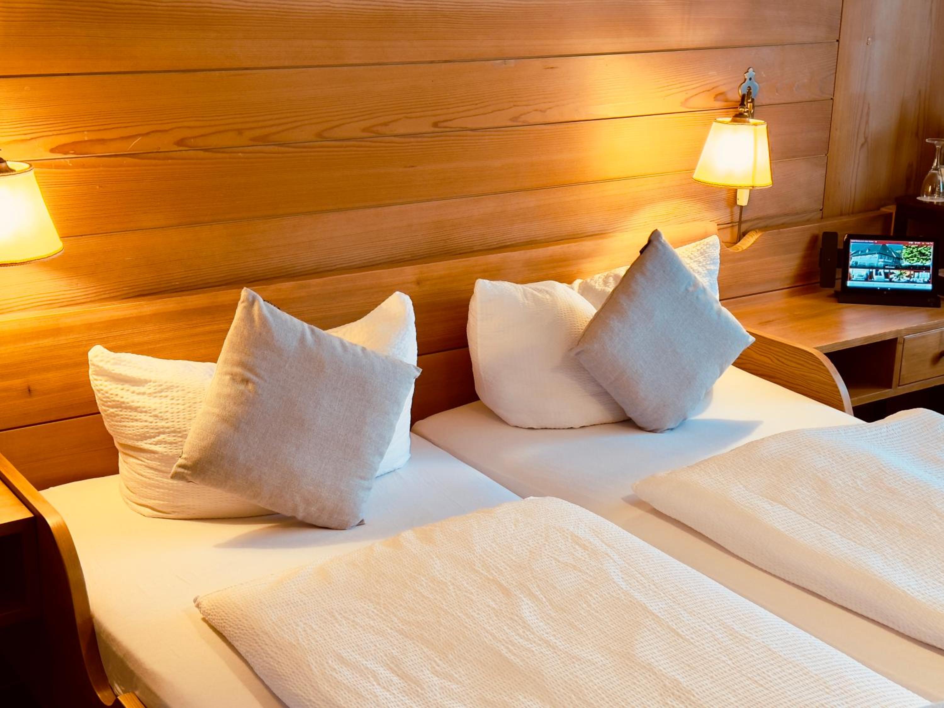 Double Room with Balcony - Photo 6