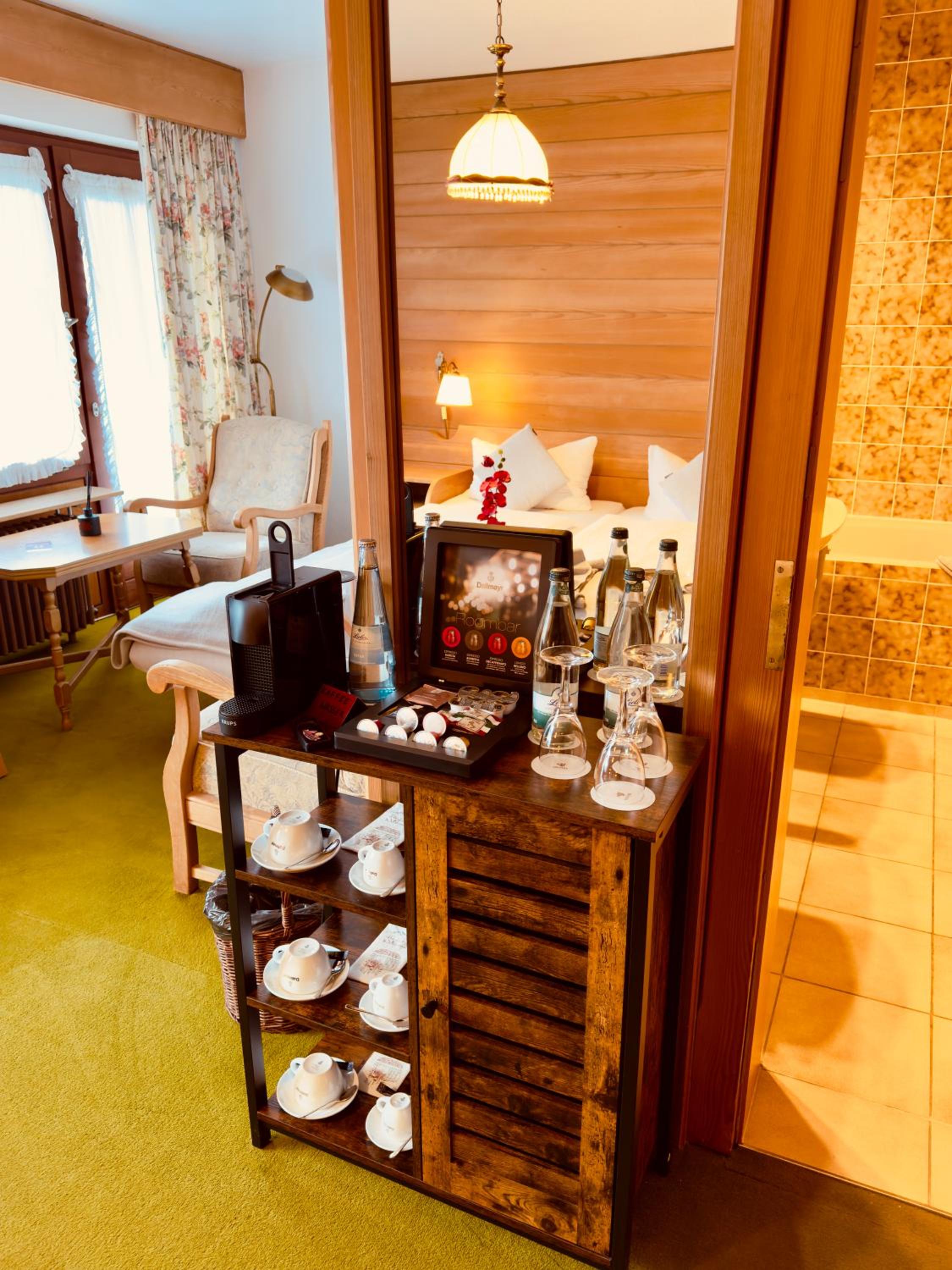 Deluxe Double Room with Balcony - Photo 5