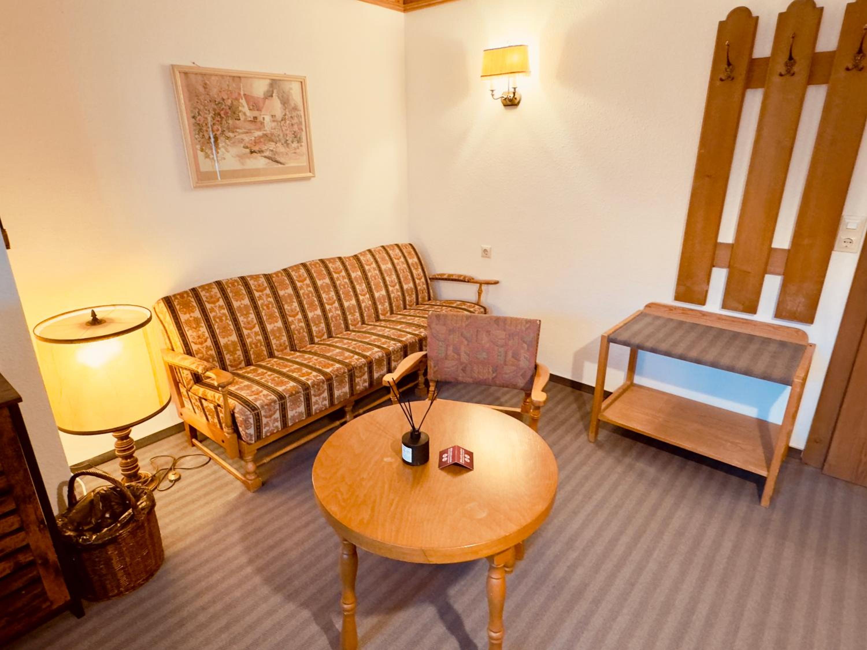 Deluxe Double Room with Balcony - Photo 19