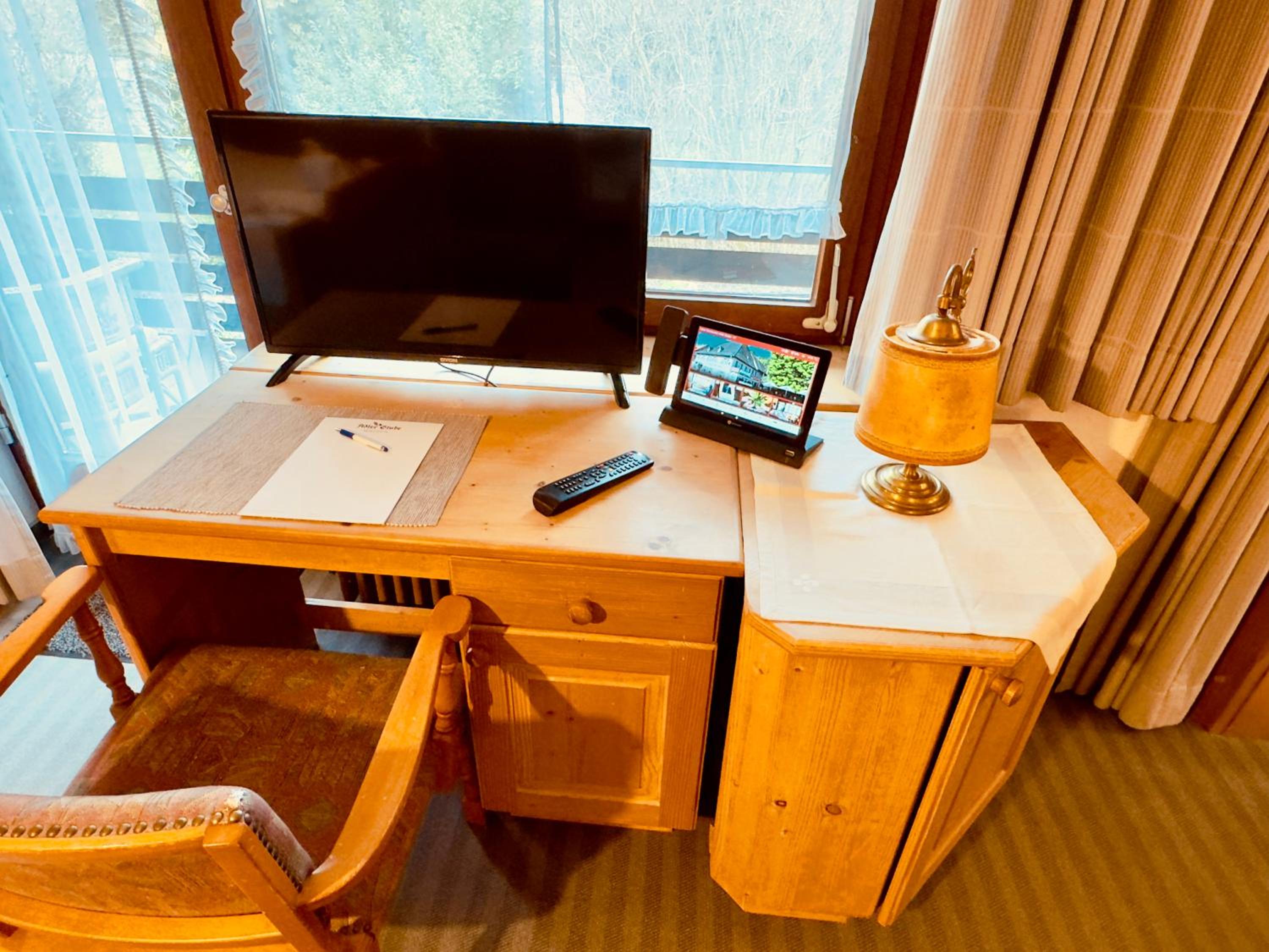 Deluxe Double Room with Balcony - Photo 18