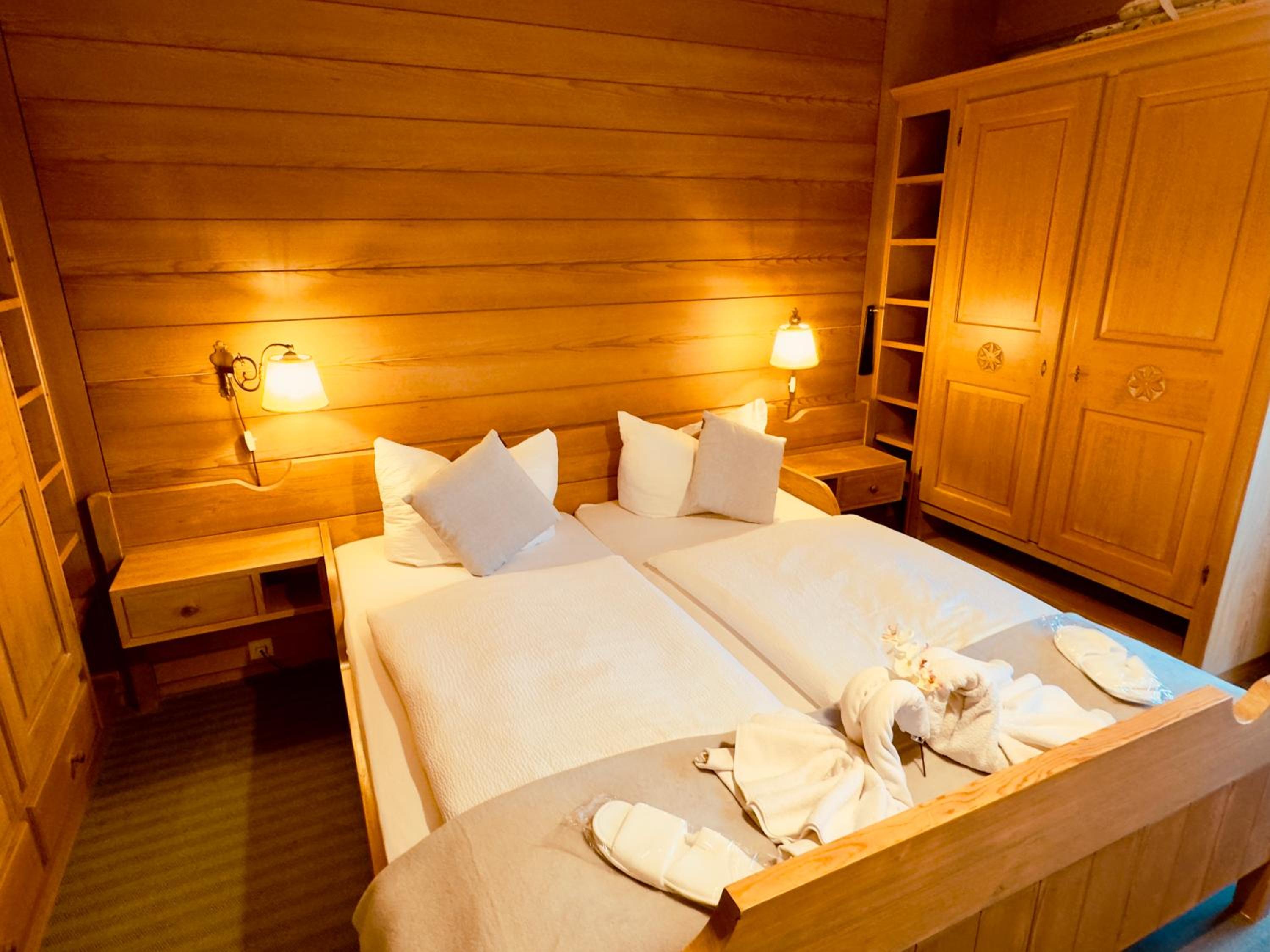 Deluxe Double Room with Balcony - Photo 20