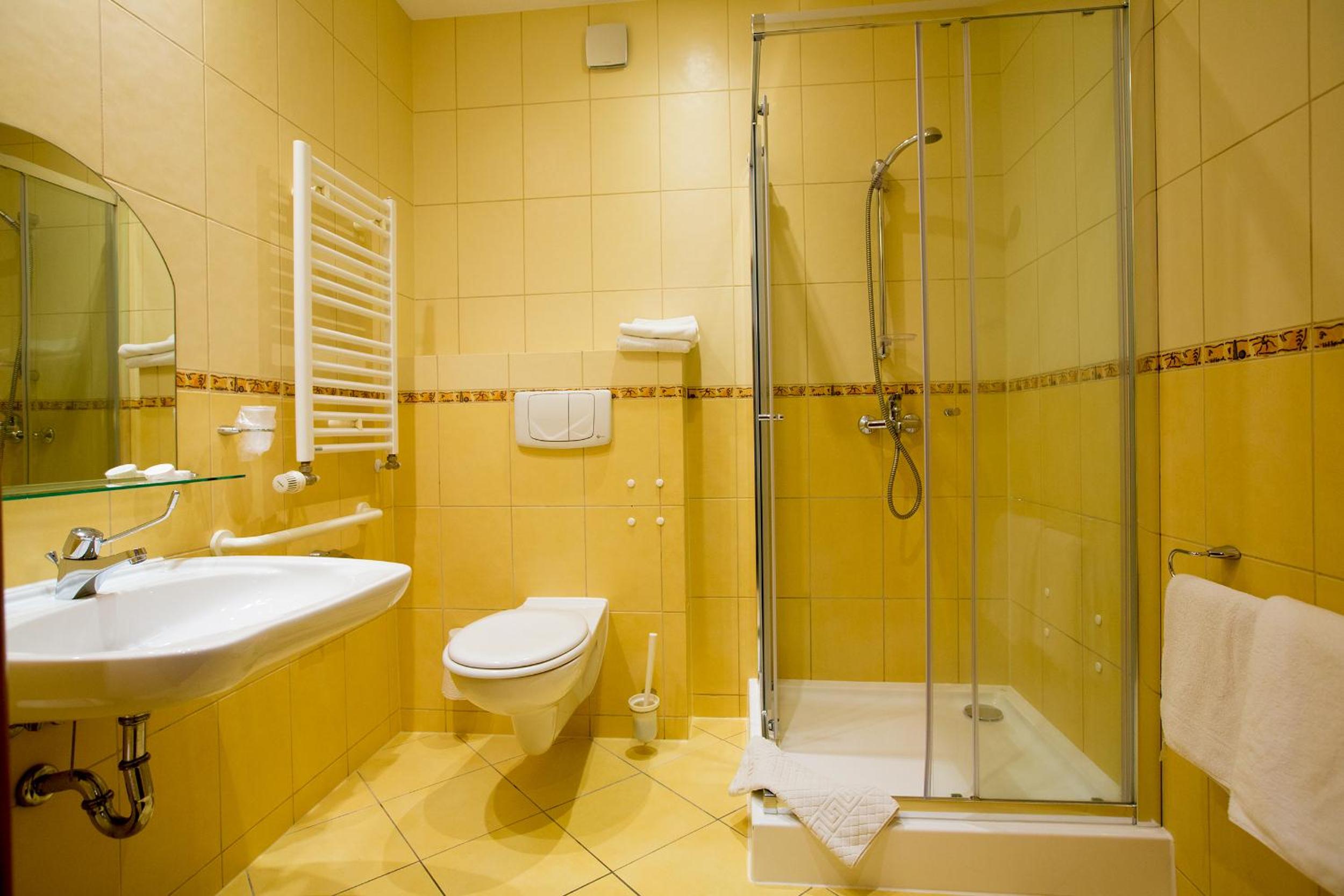 Double or Twin Room - Photo 4