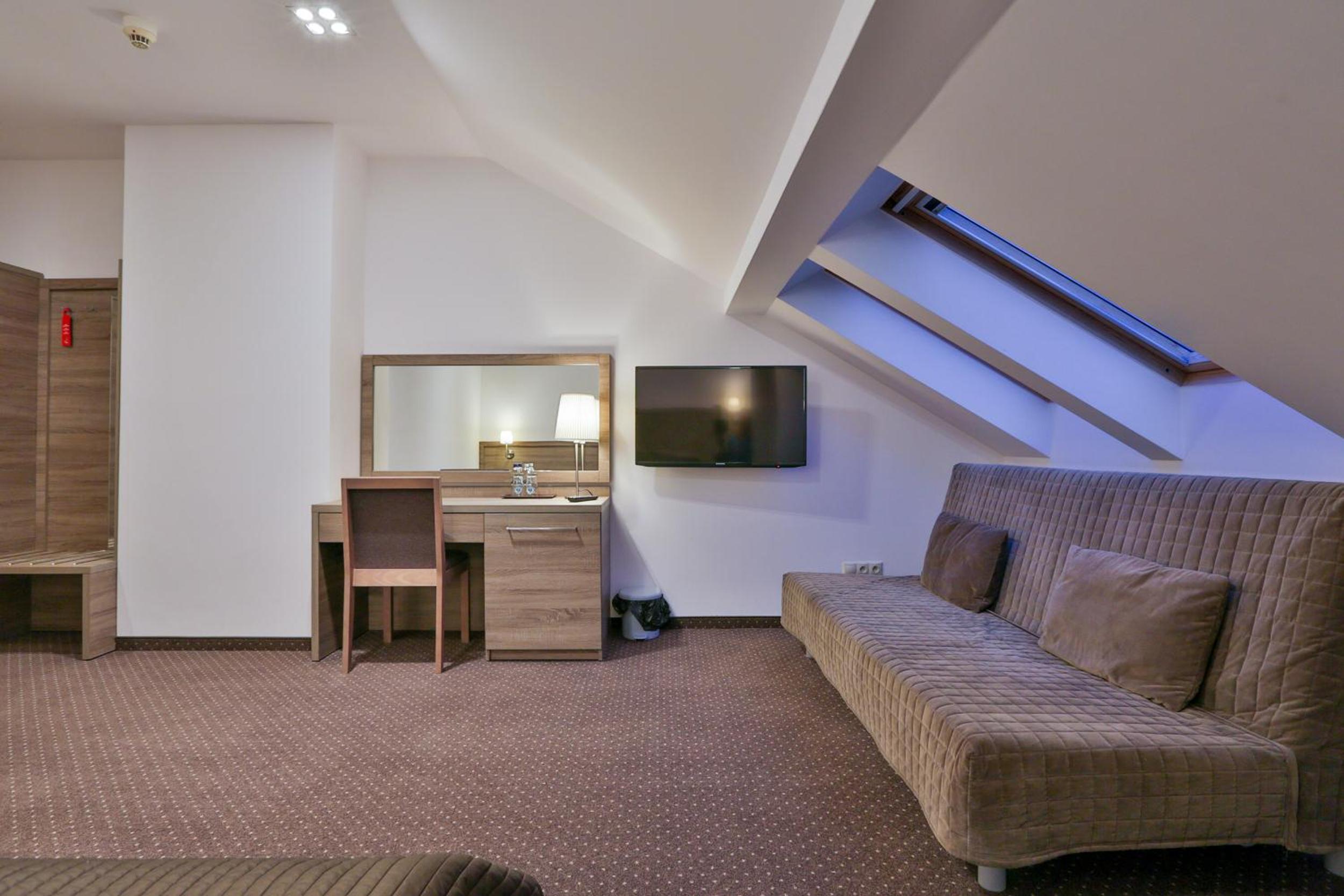 Double or Twin Room - Photo 3
