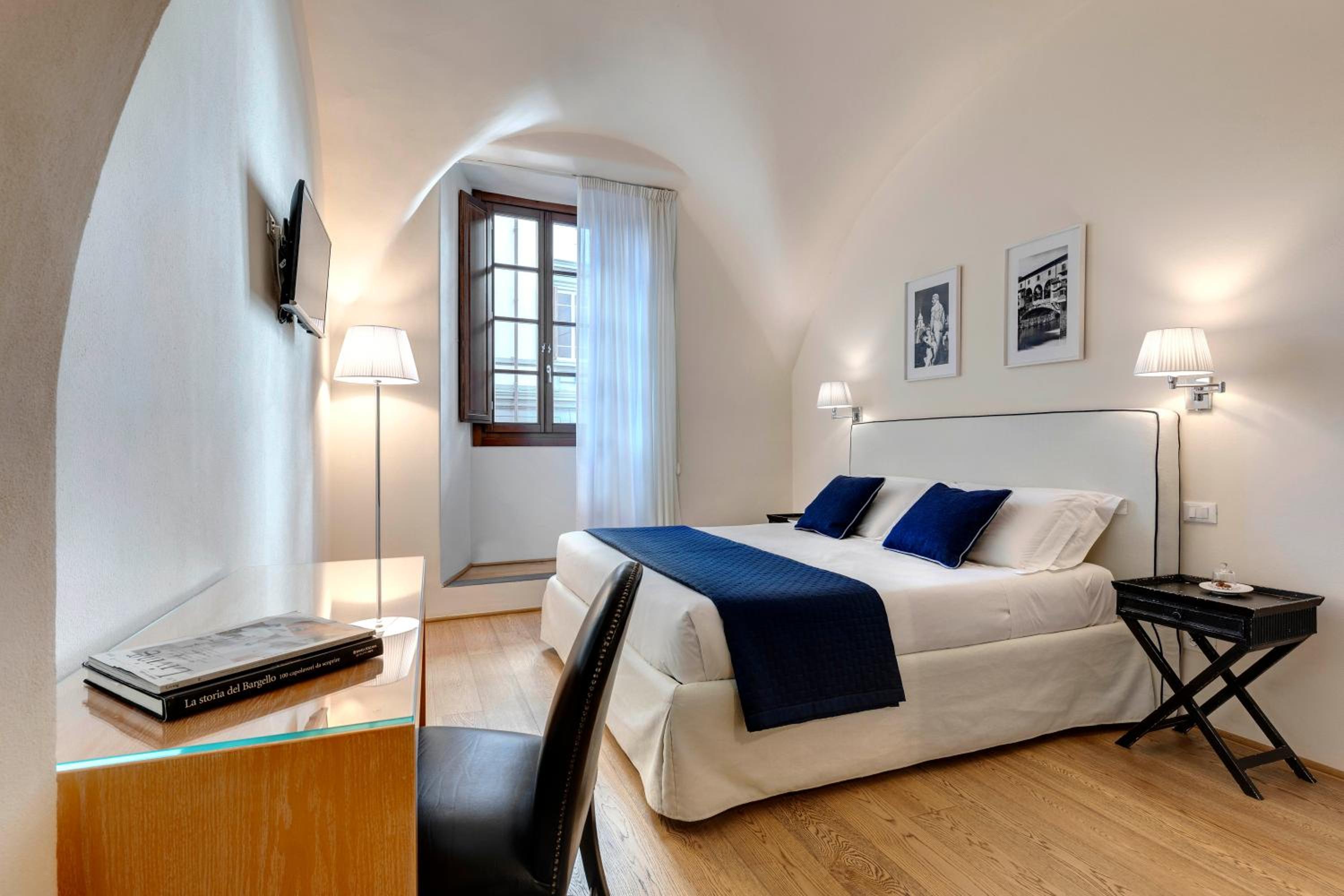 Triple Room with Private Bathroom photo 2