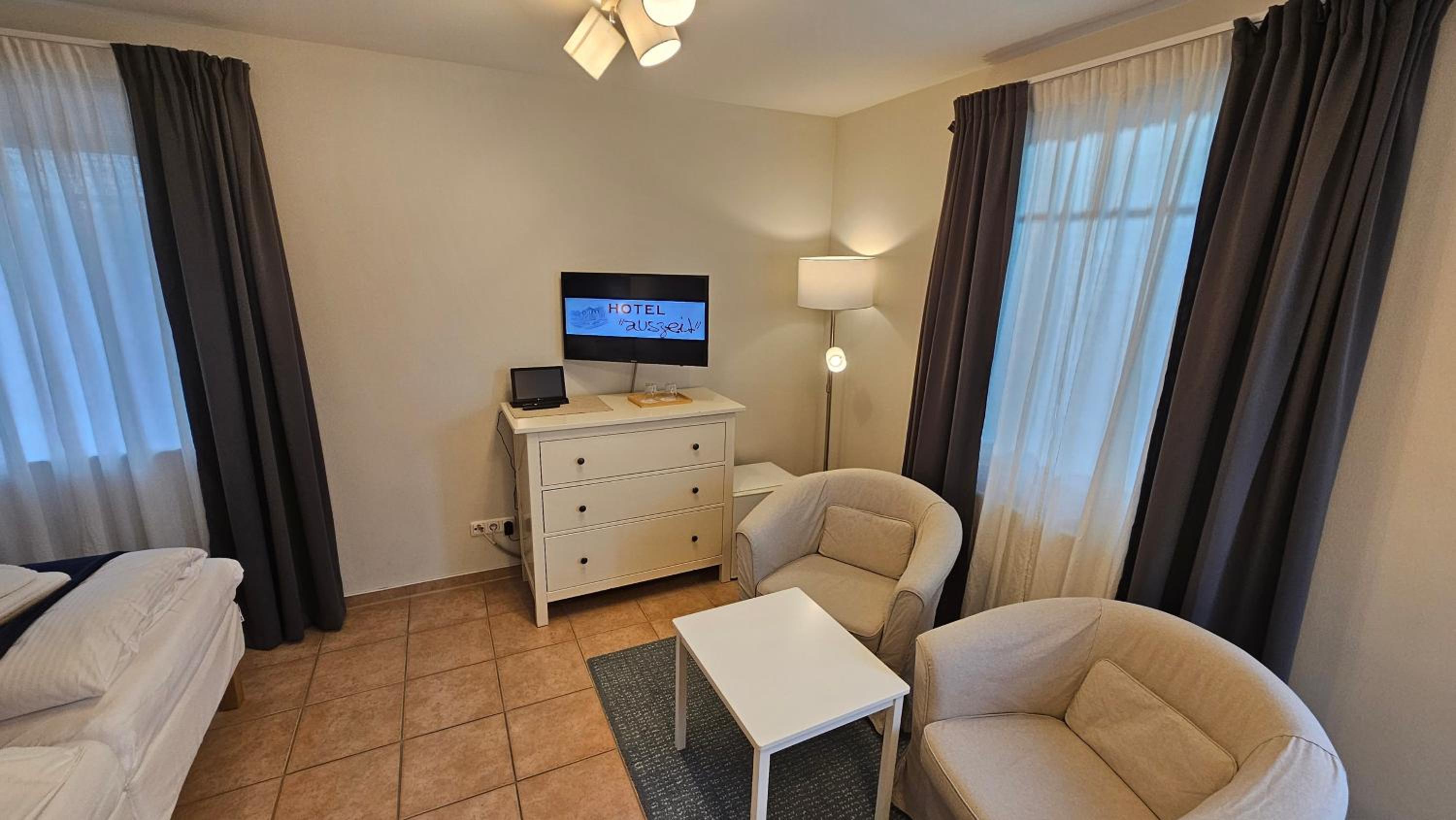 Large Double Room photo 3