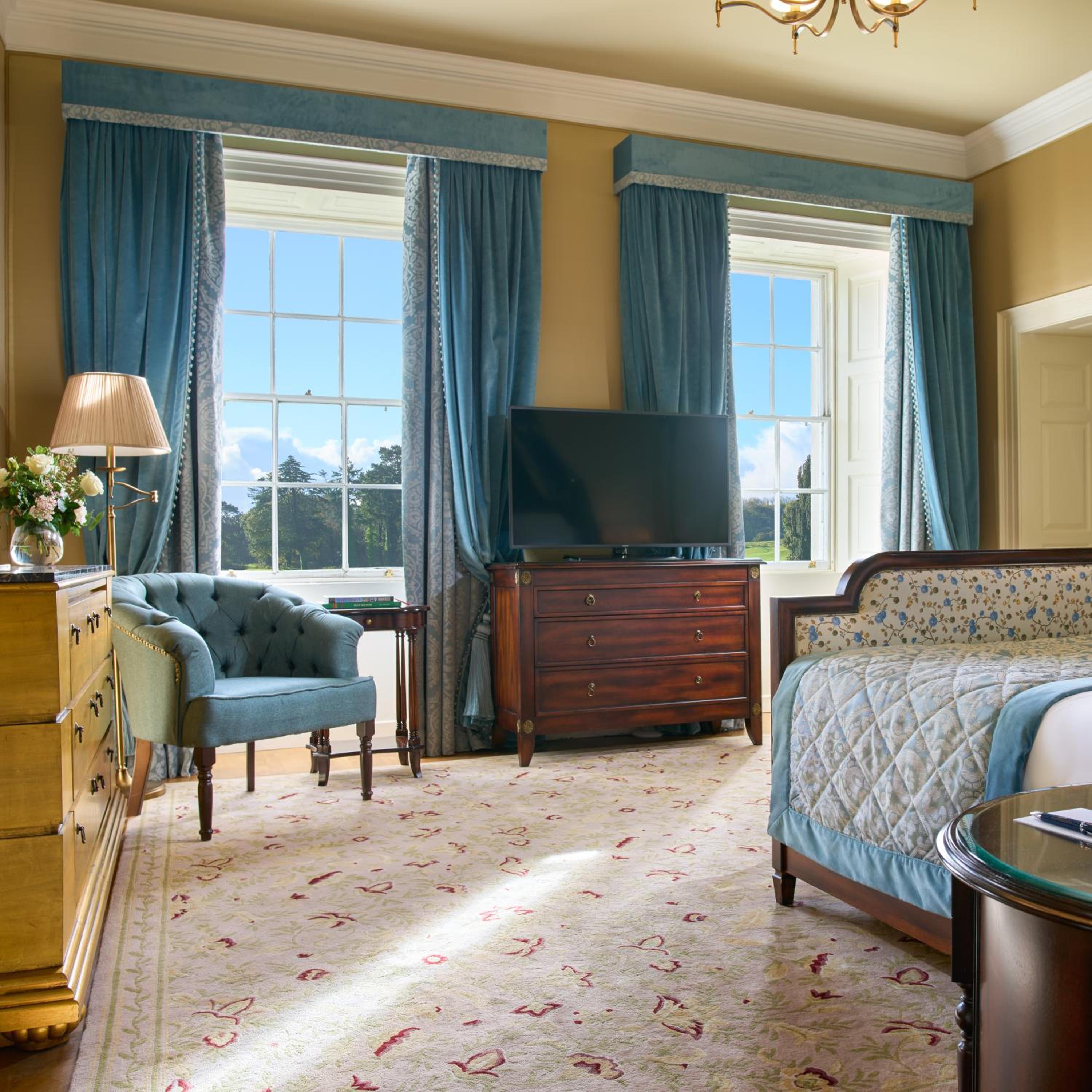 Manor House Grand Suite photo 2