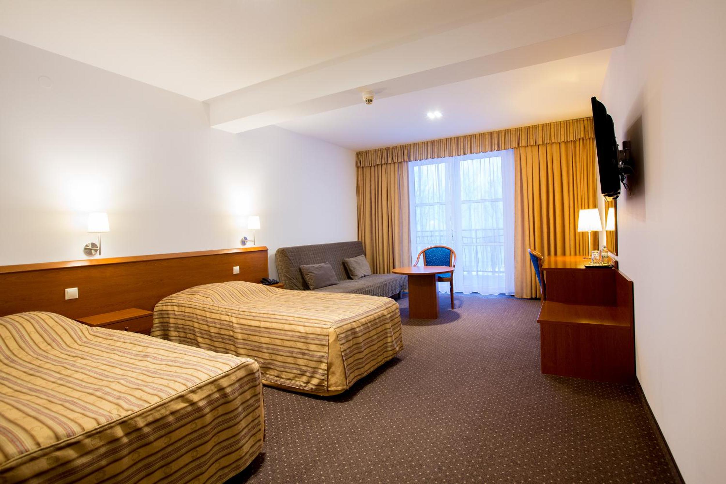 Double or Twin Room with Balcony - Photo 1