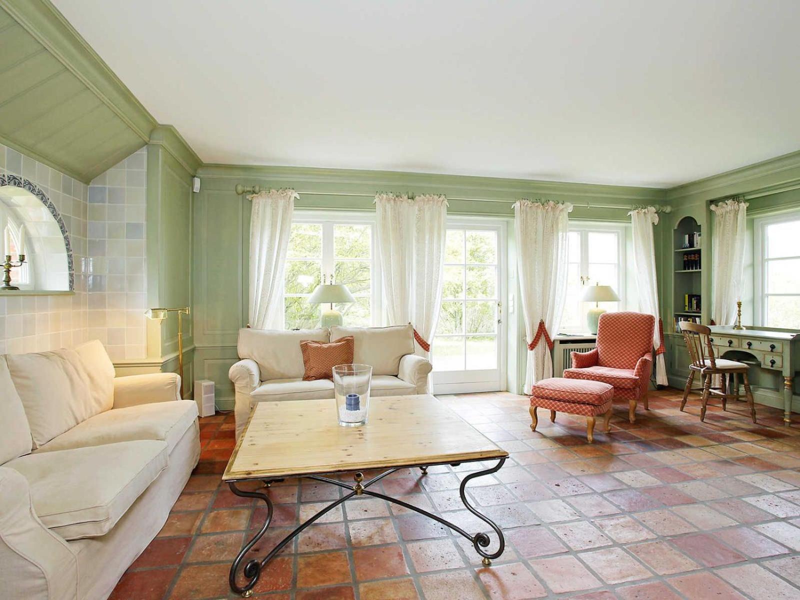 Three-Bedroom House photo 1