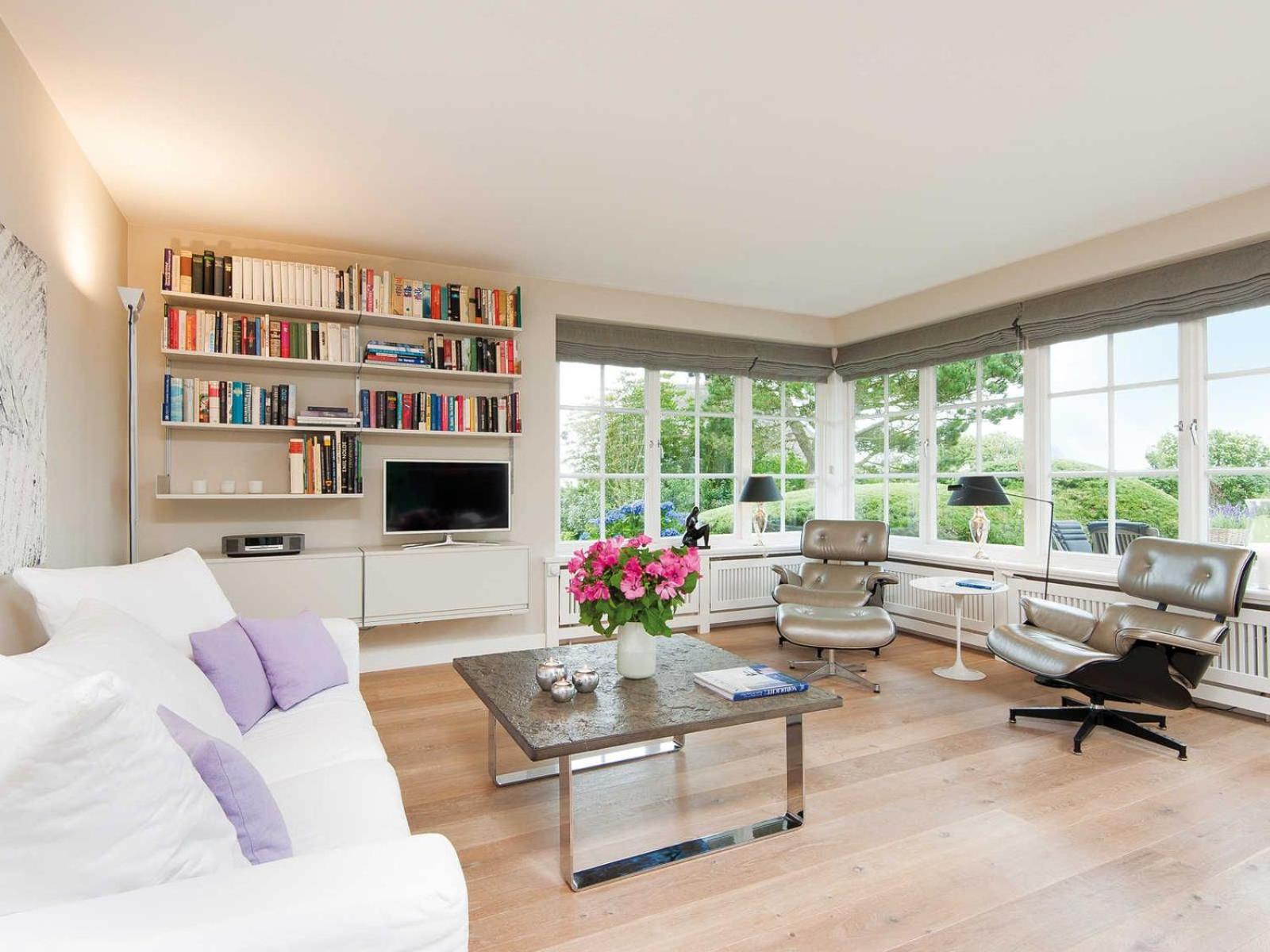Three-Bedroom House photo 1