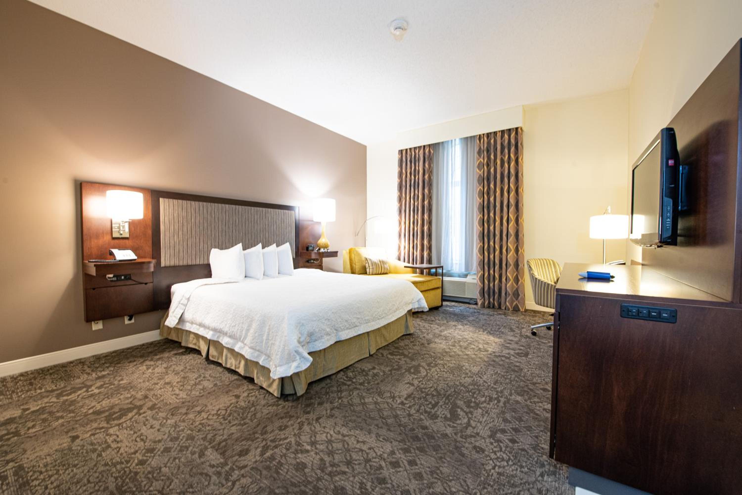 King Room - Mobility Access/Non-Smoking - Photo 1