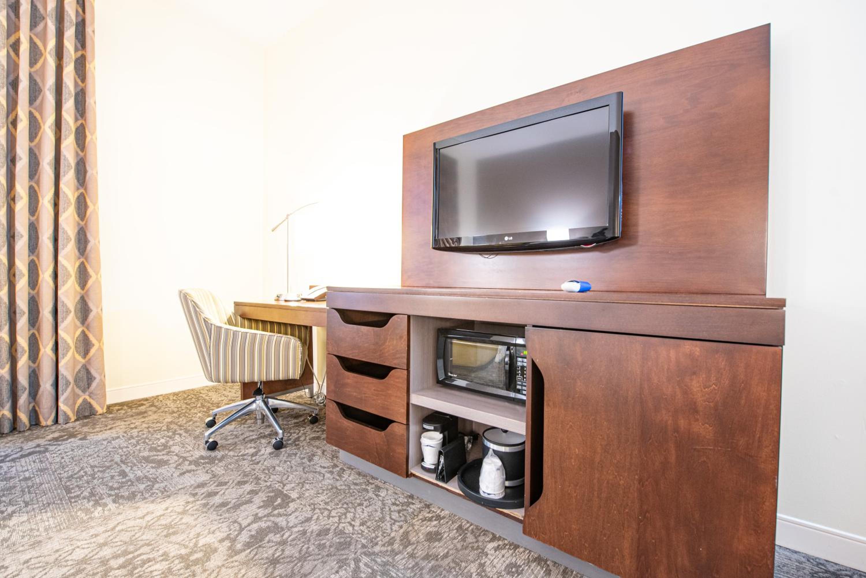 King Room - Mobility Access/Non-Smoking - Photo 4