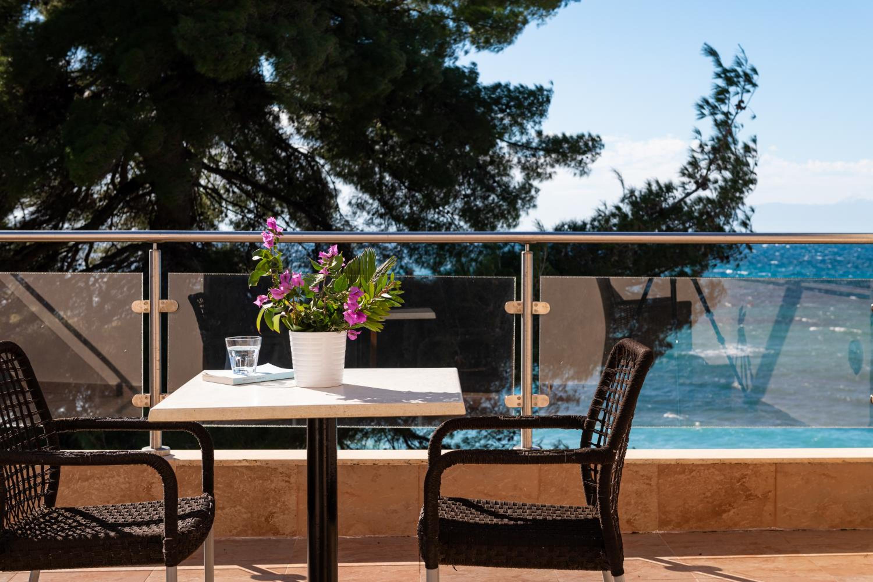 Superior Double Room - Beach Front - Photo 7