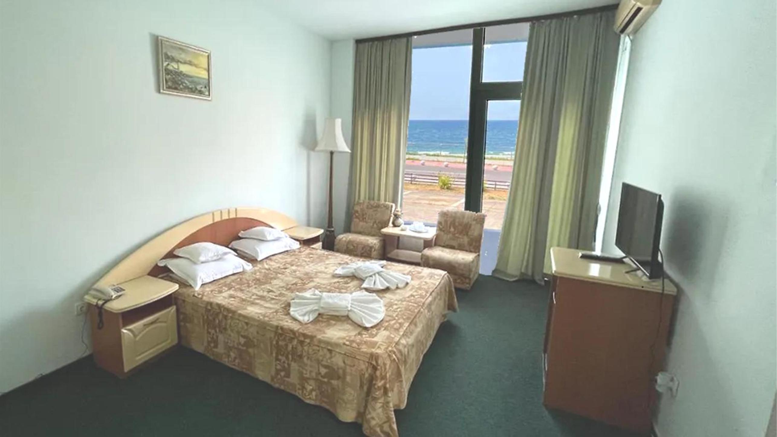 Apartment With Sea View photo 2