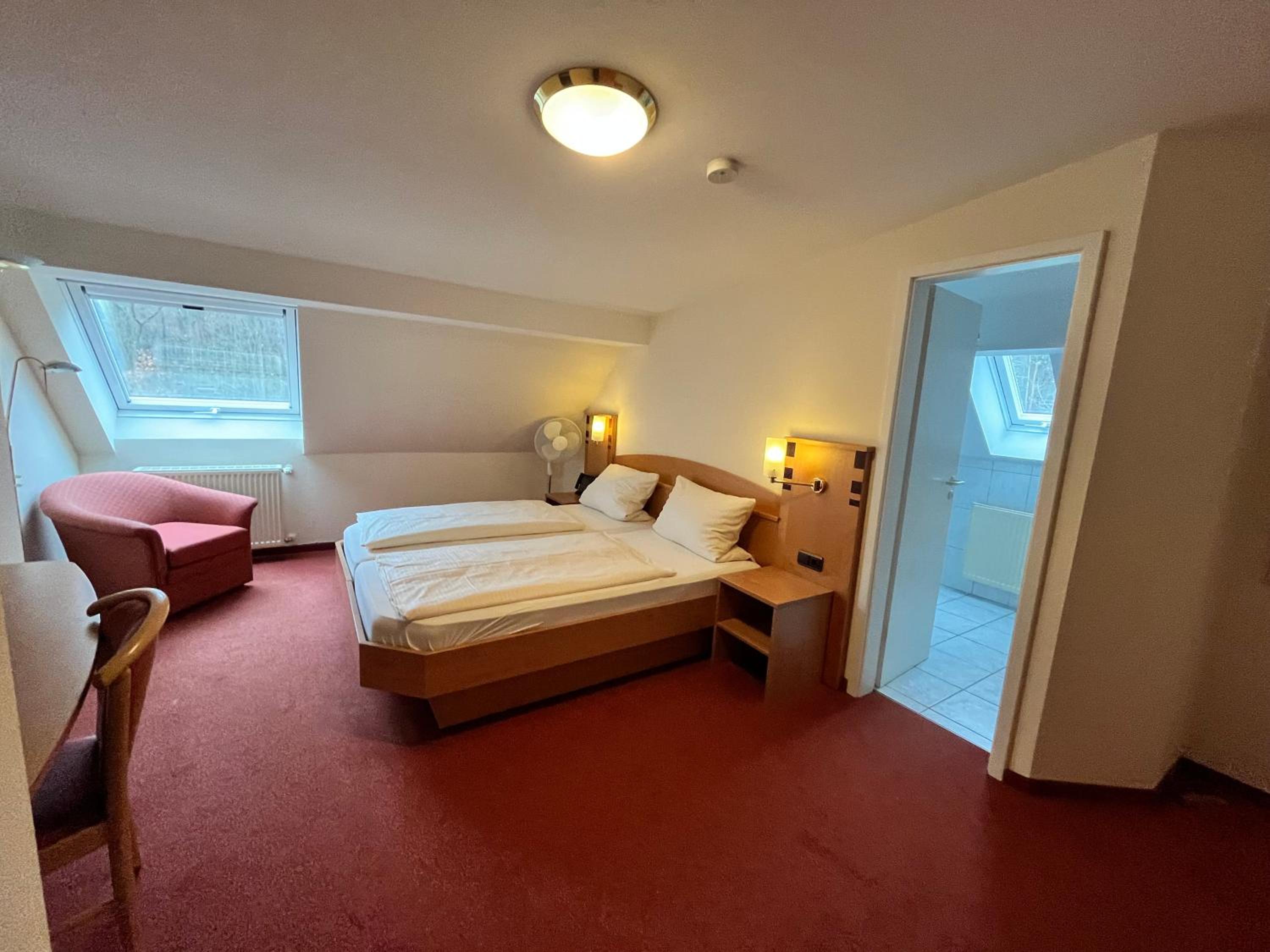 Budget Double Room photo 2