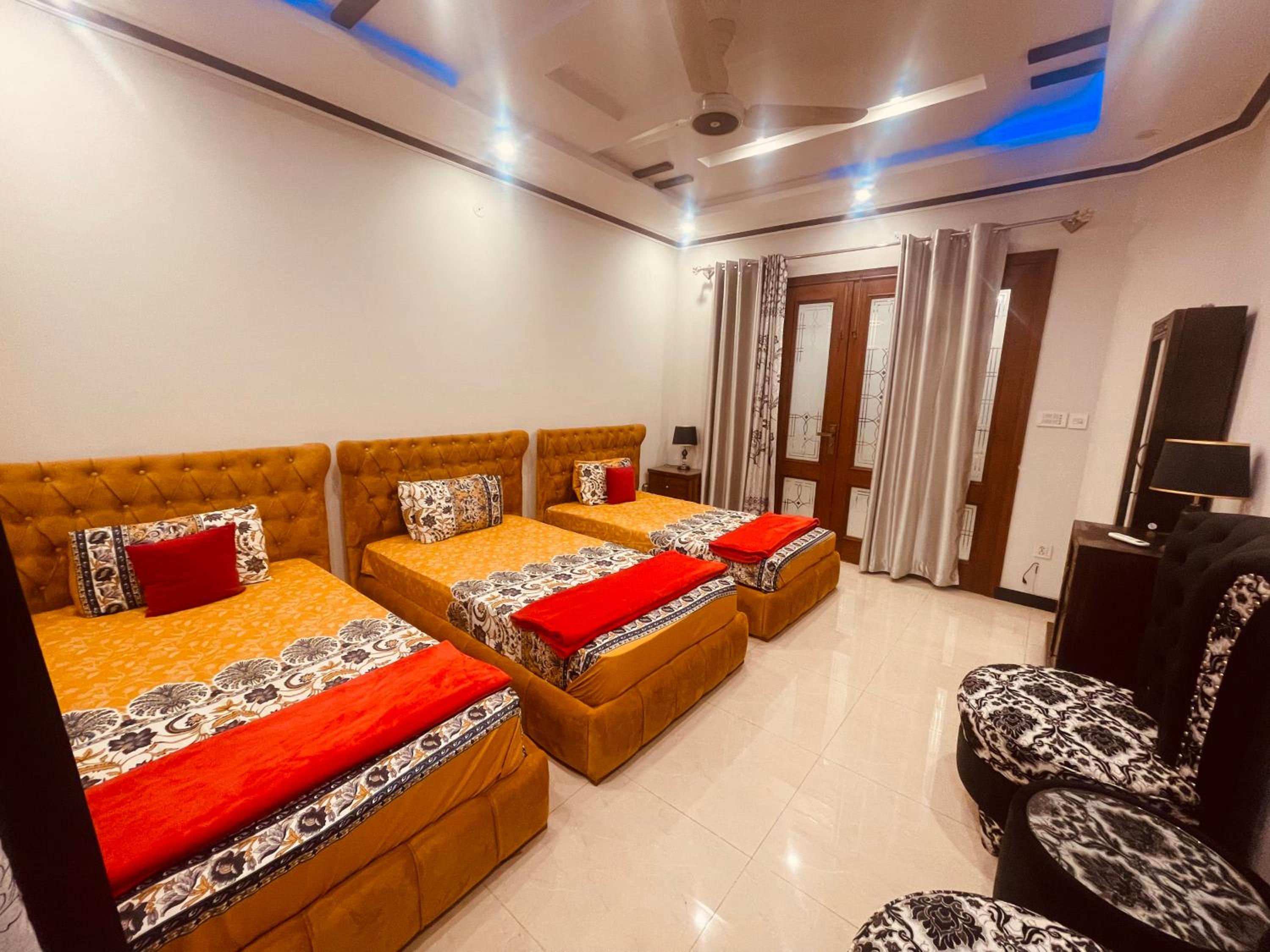 Deluxe Triple Room photo 3