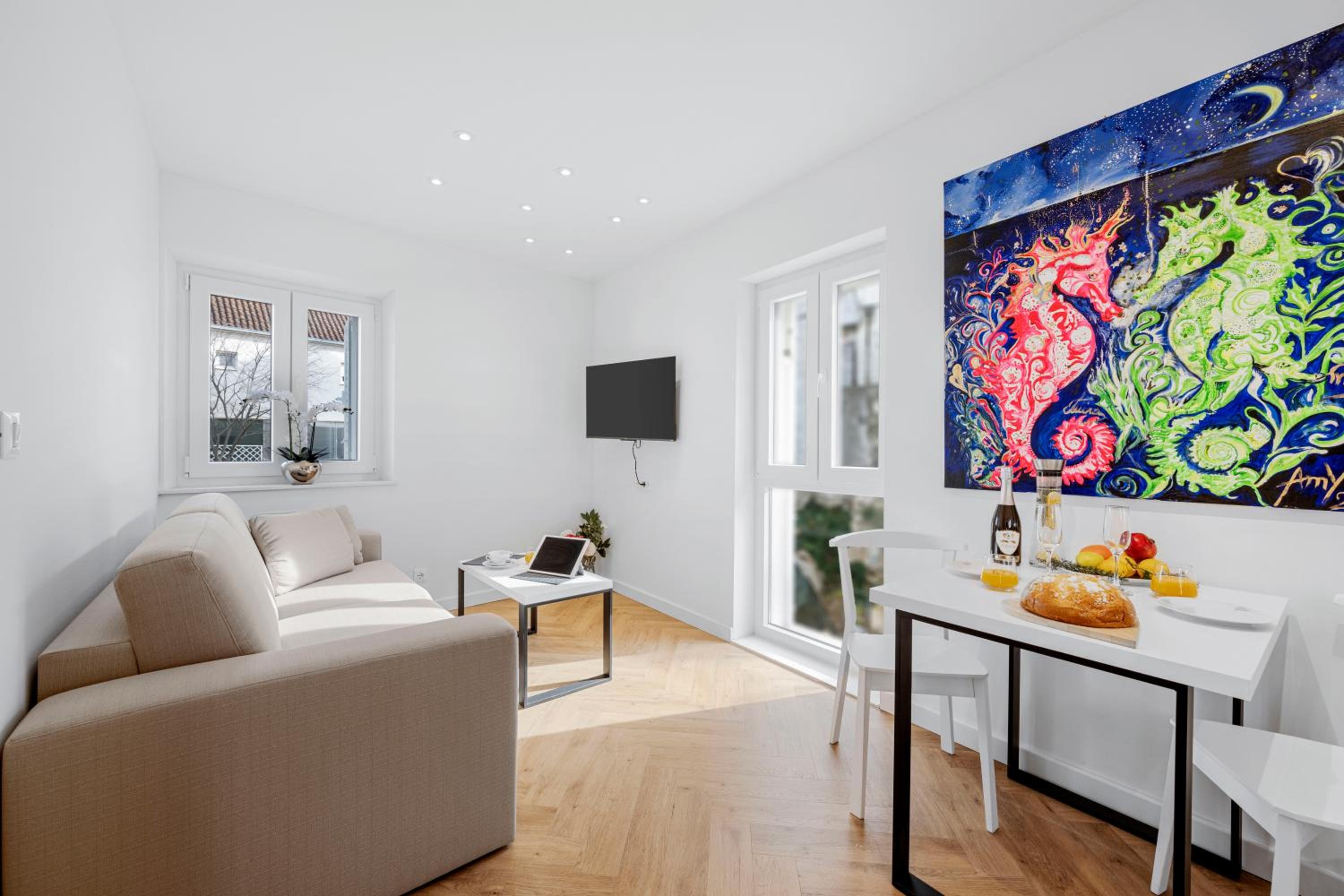 Apartment with Garden View