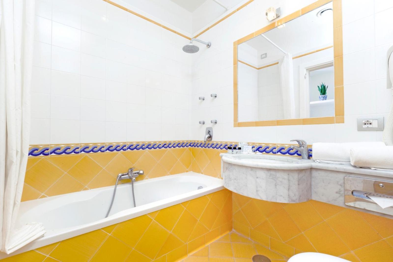 Deluxe Double Room - Photo 6