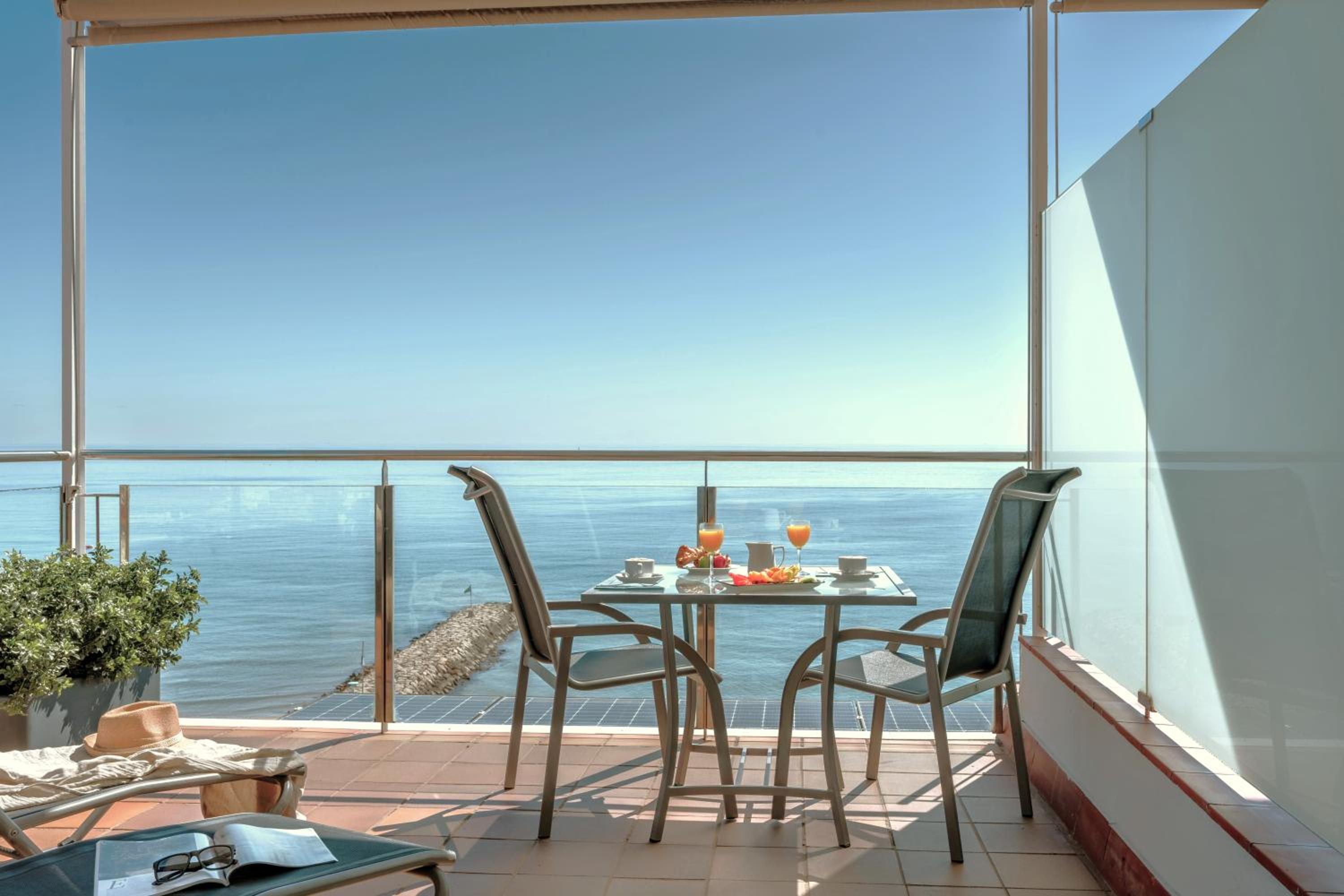 Superior Double or Twin Room with Sea View photo 3