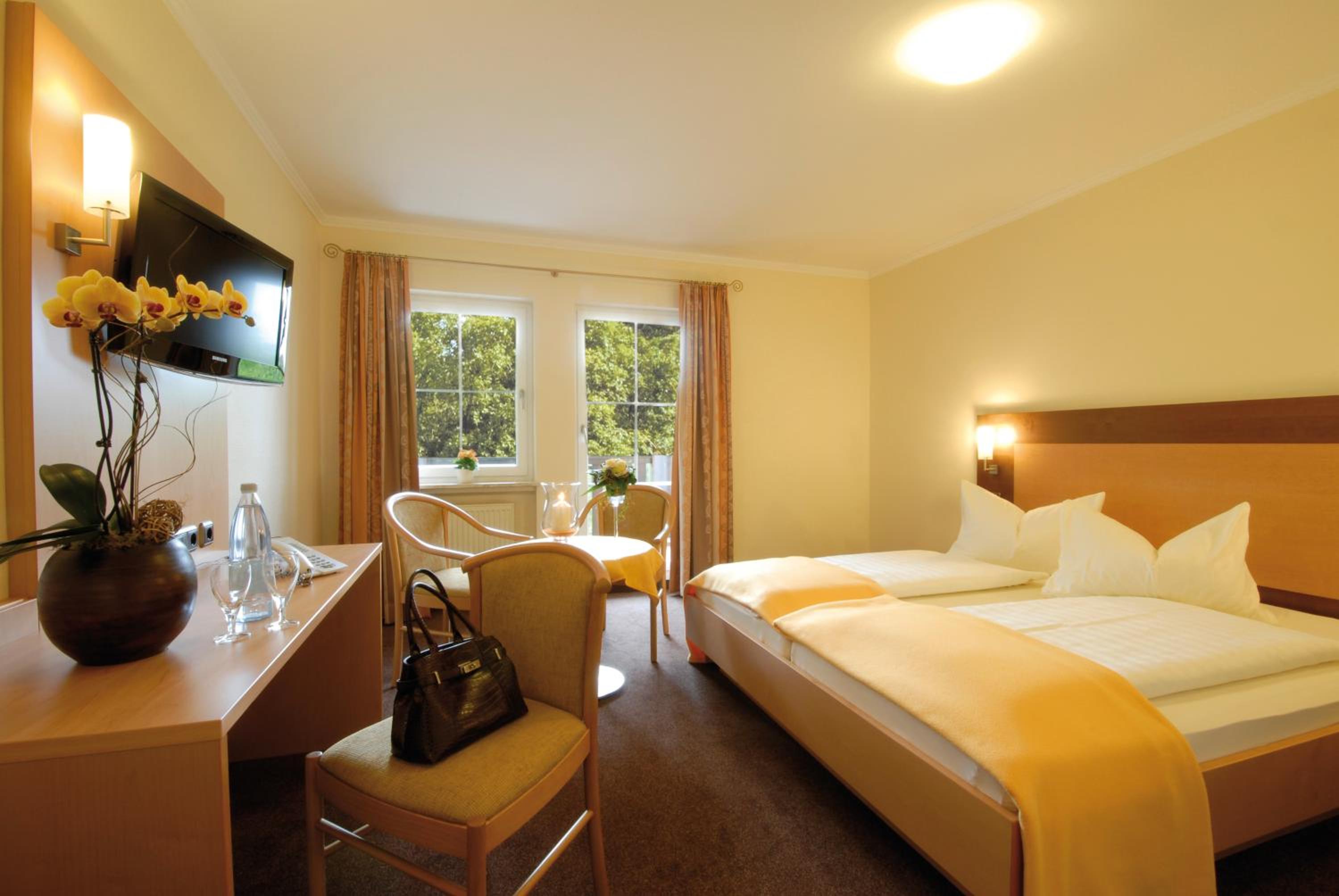Queen Room photo 3