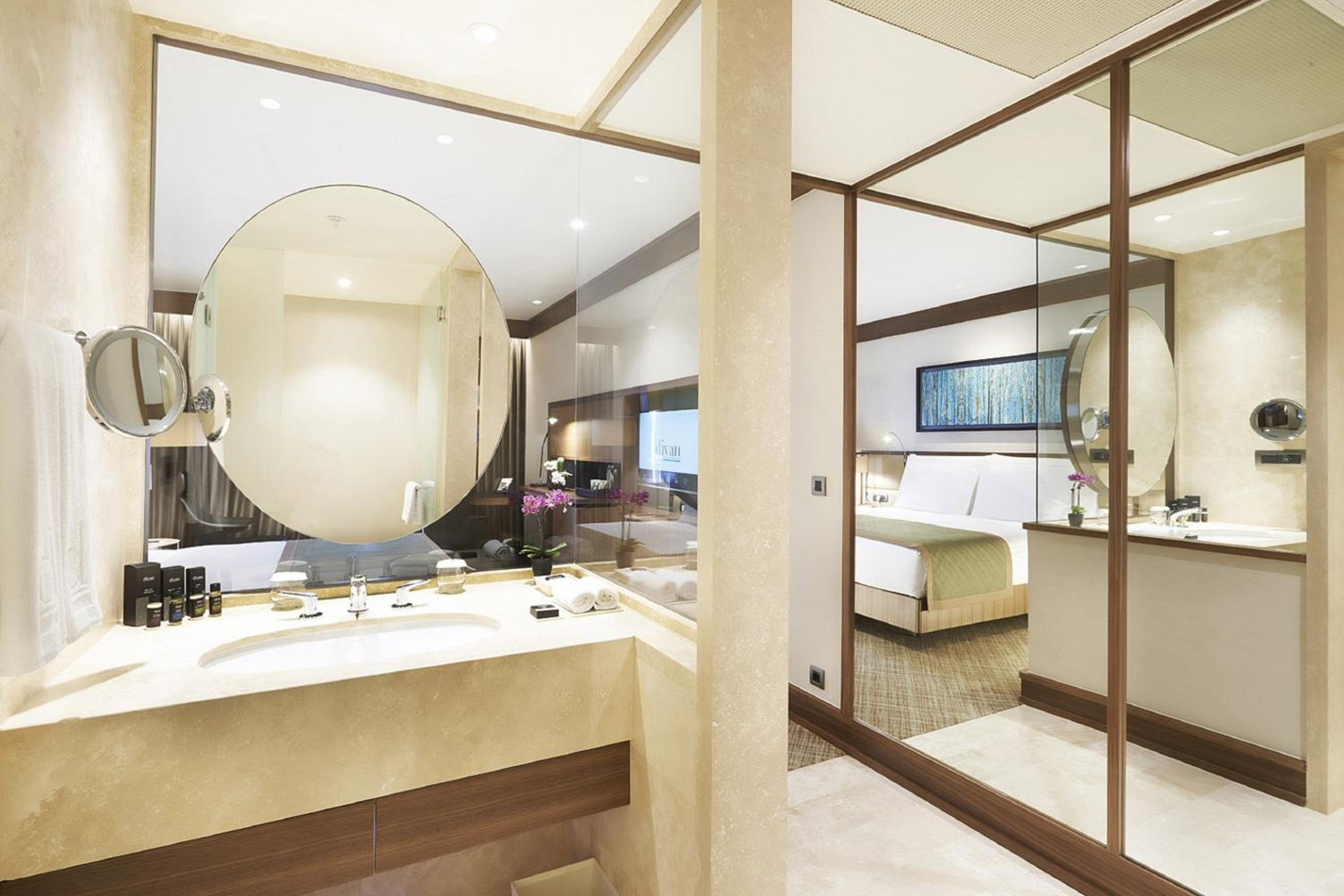 Deluxe King Room photo 2