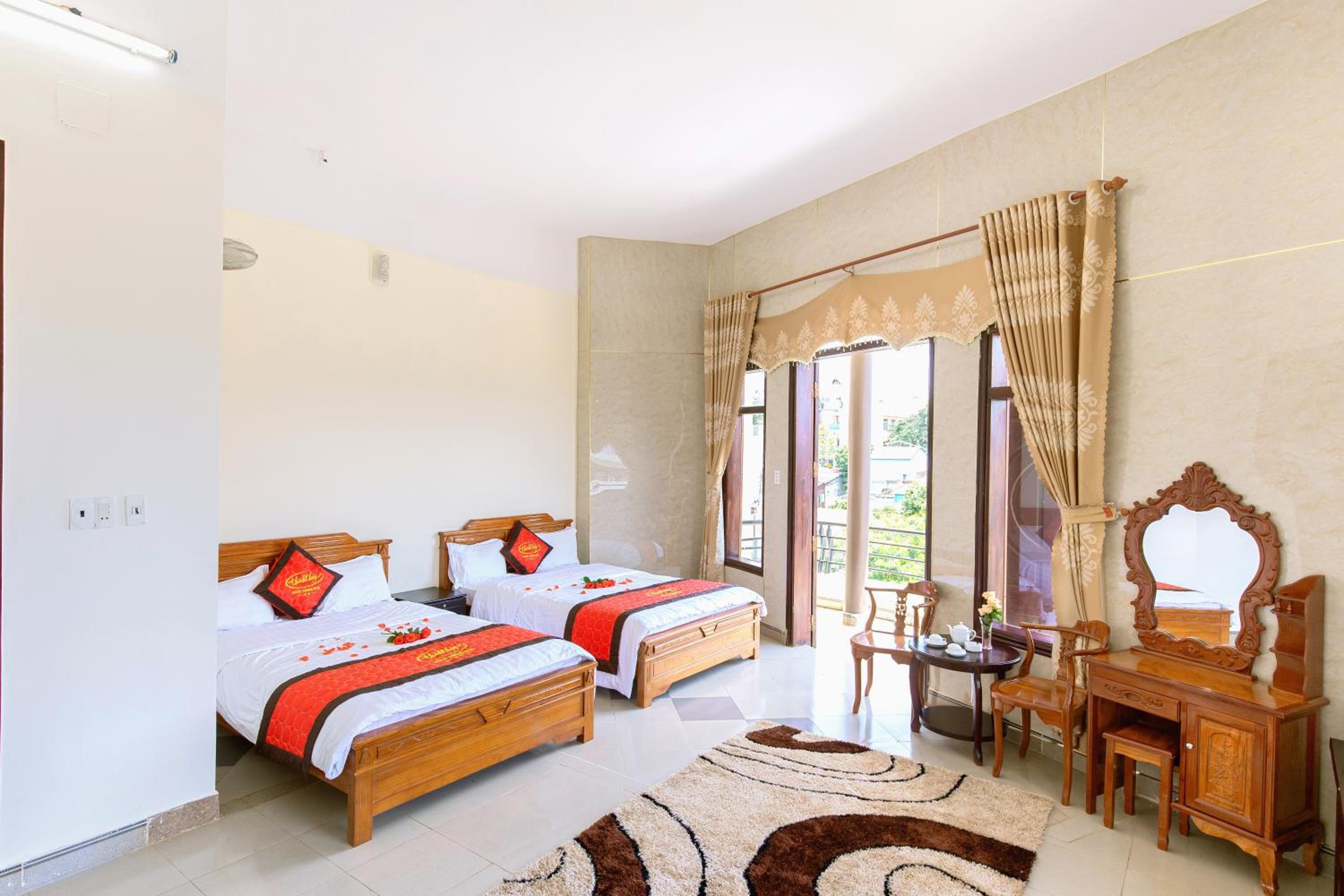 Quadruple Room with Mountain View photo 2