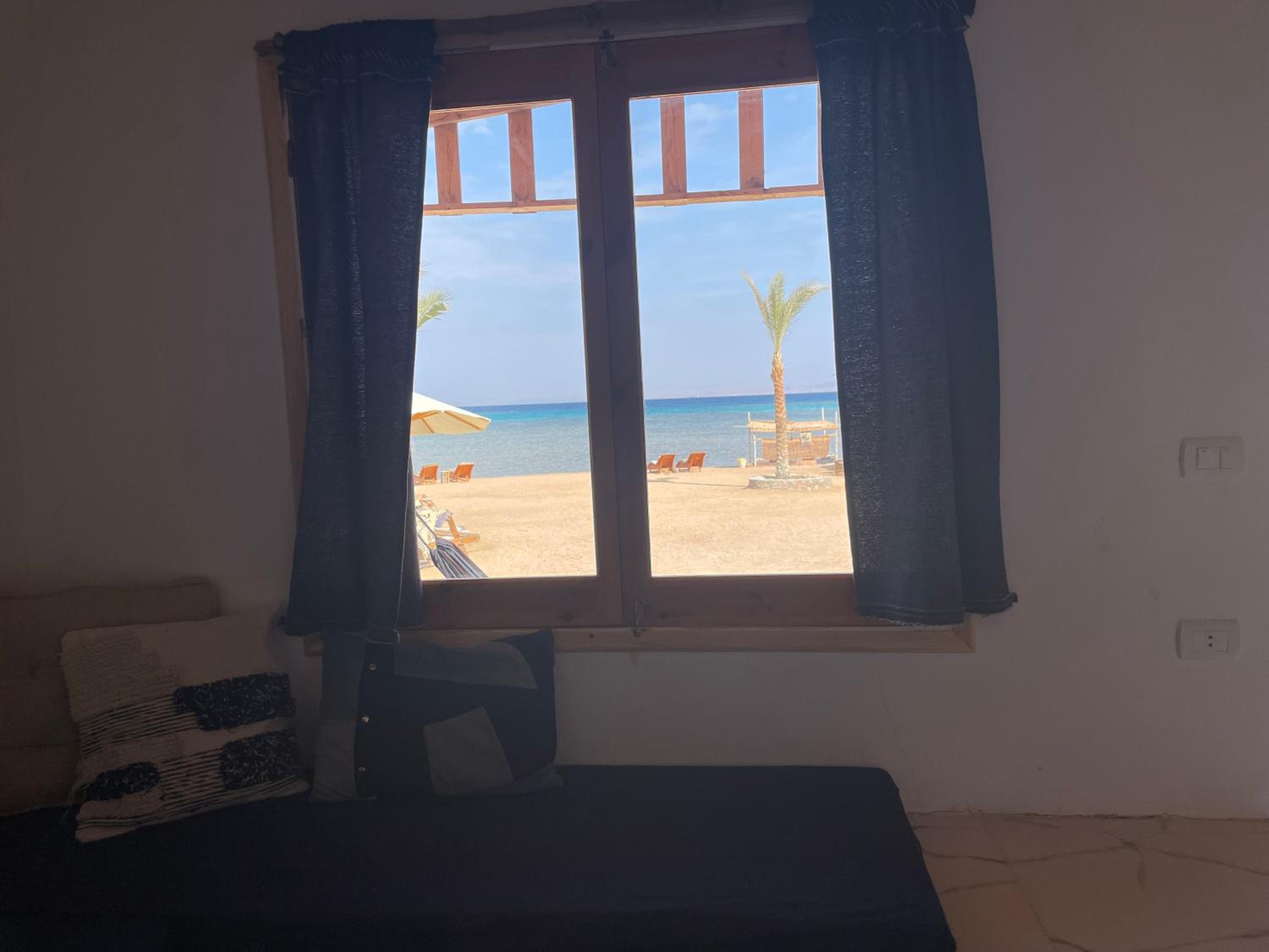 Deluxe Bungalow with Sea View - Photo 9