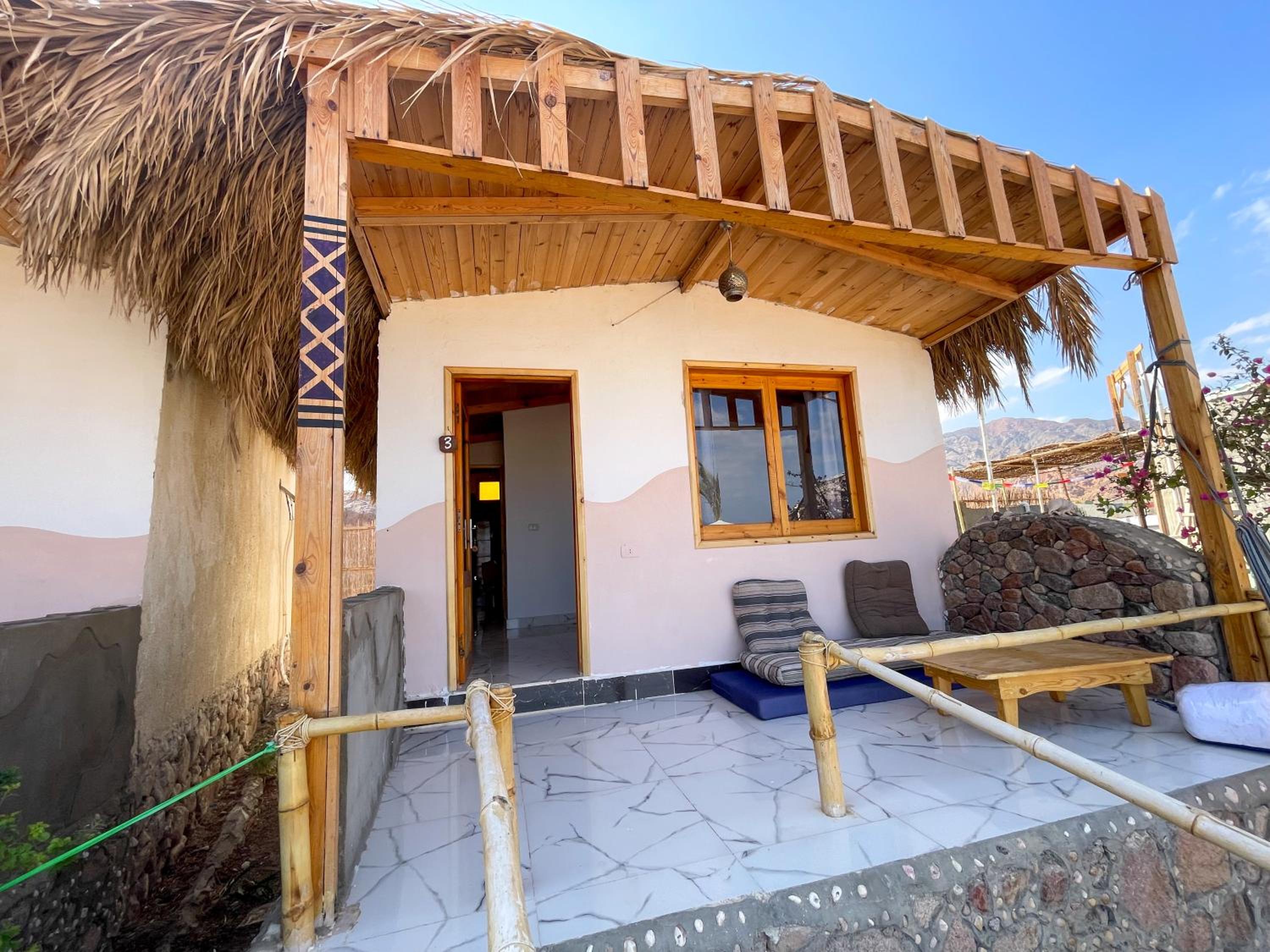 Deluxe Bungalow with Sea View - Photo 12