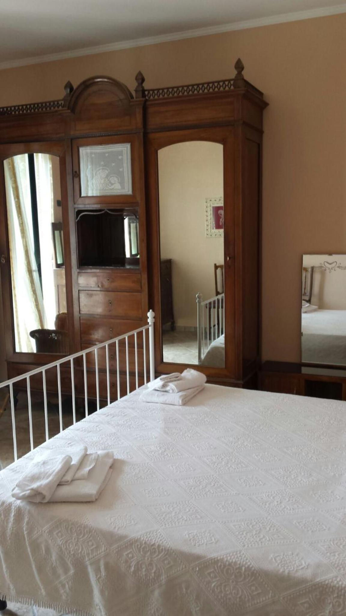 Double Room - Photo 12