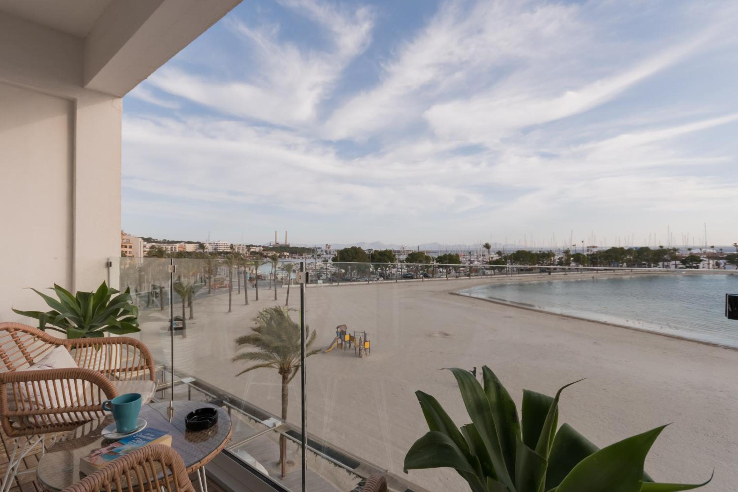 Studio Apartment with Sea View photo 2