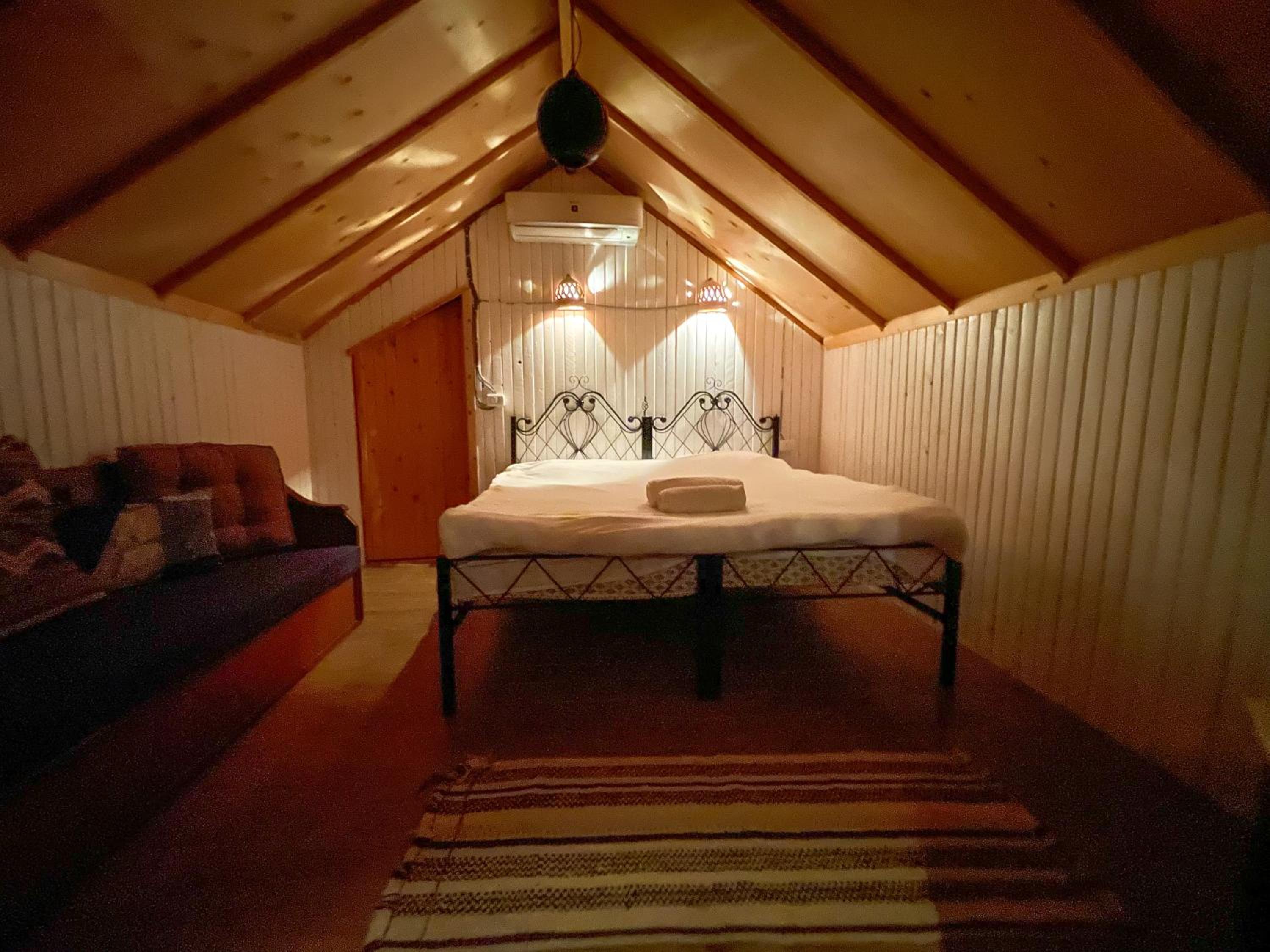 Deluxe Suite with Sea View - Photo 15