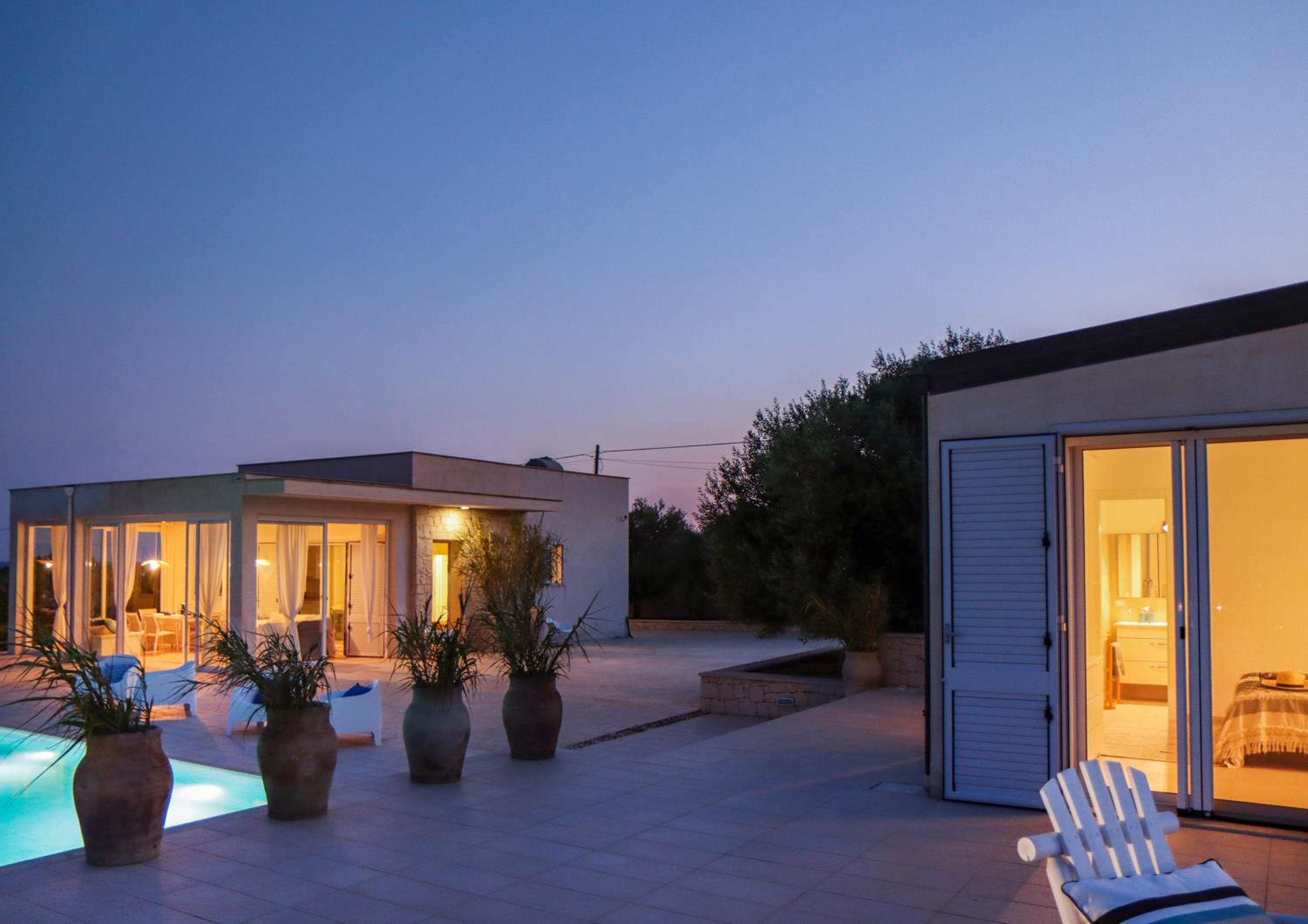Three-Bedroom Villa photo 2