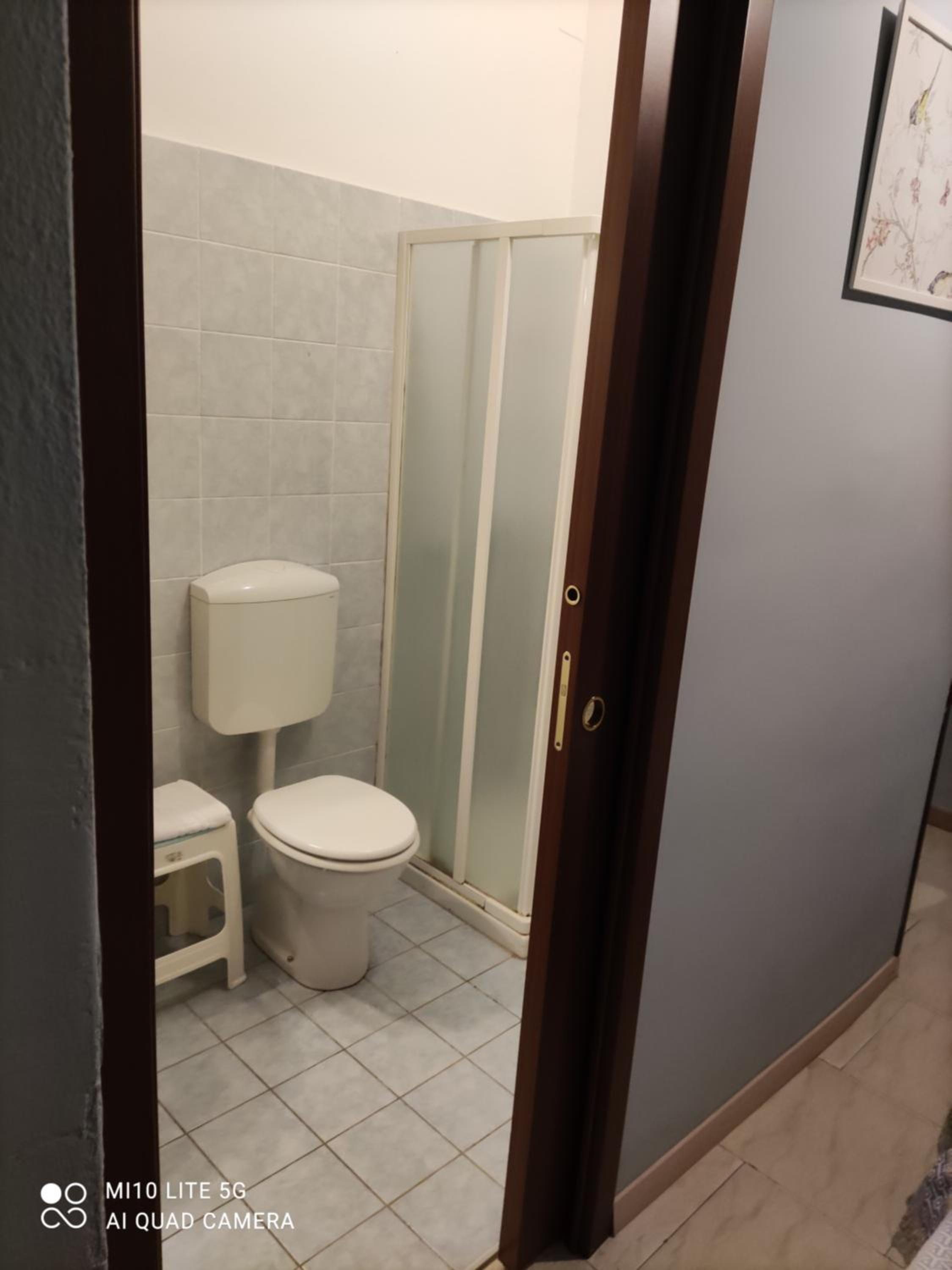 Twin Room with Private Bathroom photo 3