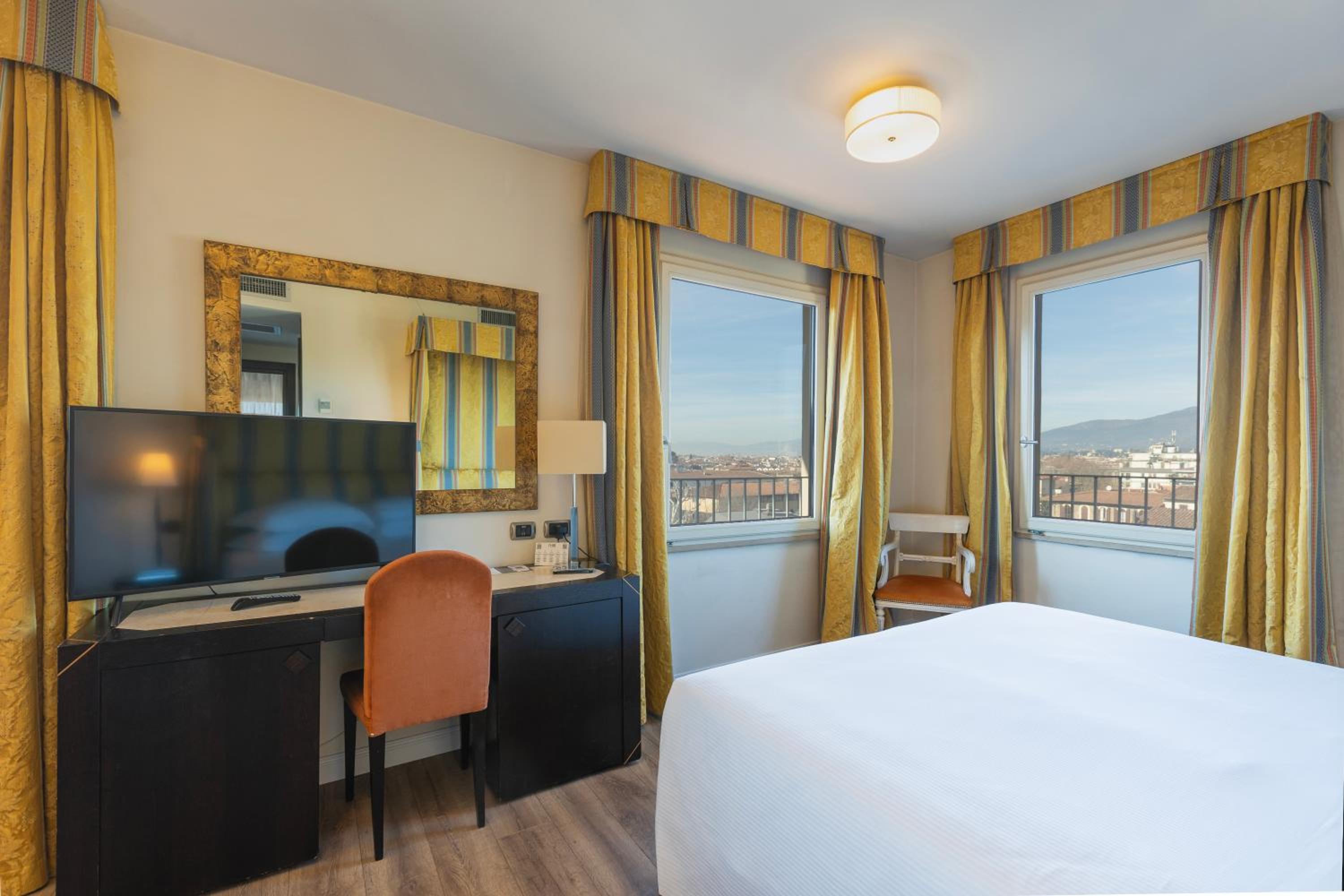 Junior Suite with City View