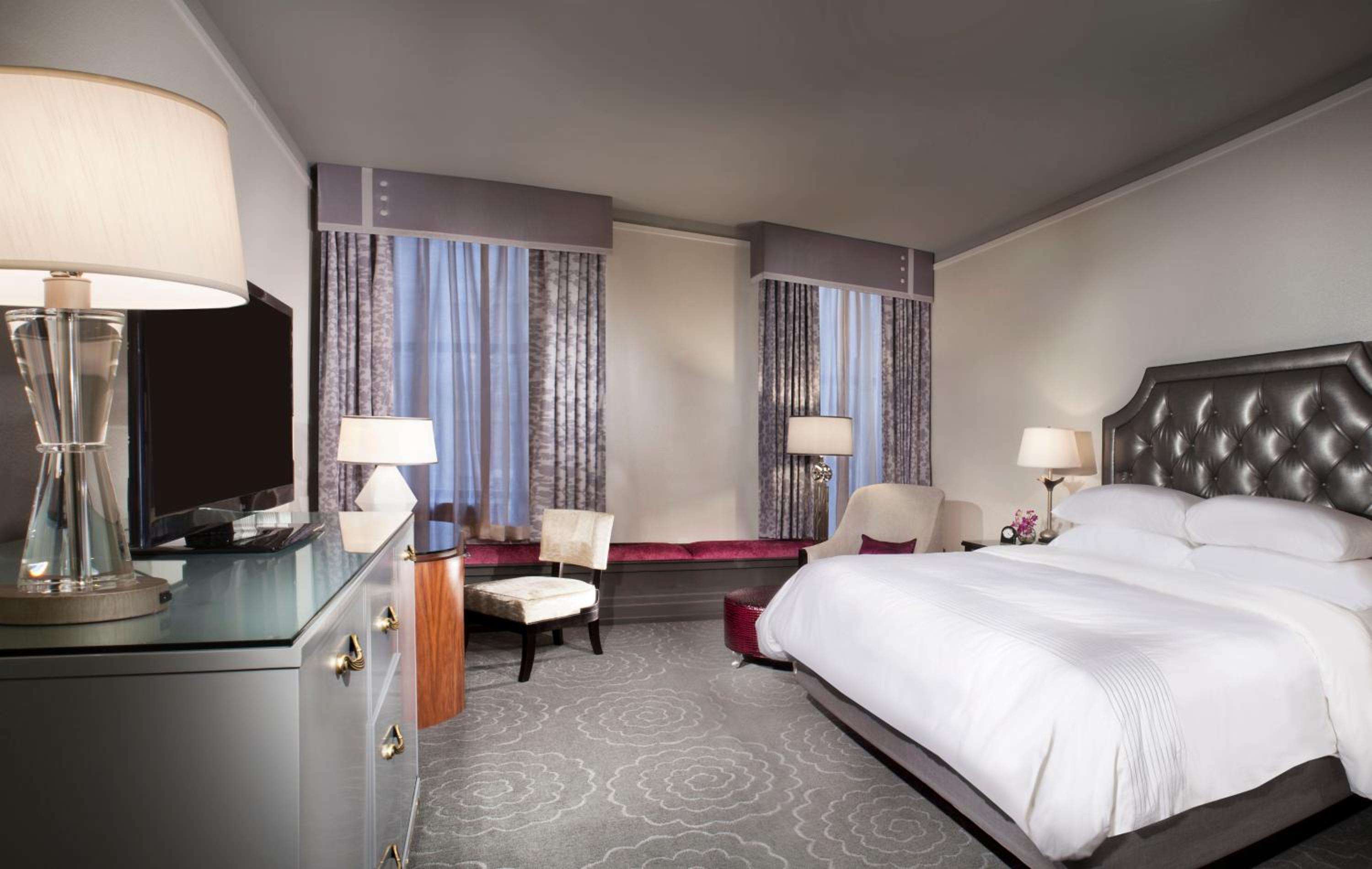 Deluxe King Room - Photo 3