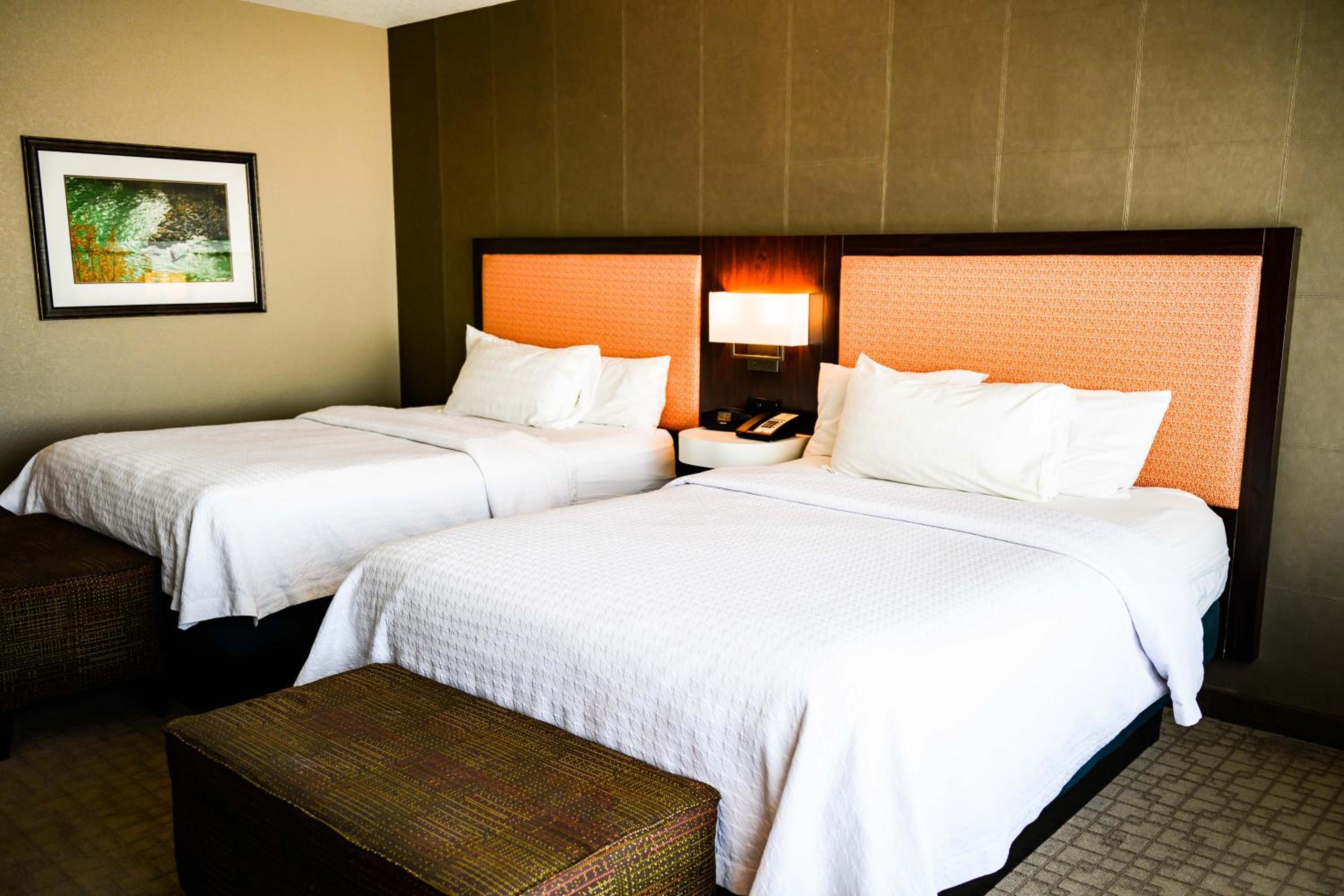 Queen Room with Two Queen Beds and Bath Tub - High Floor