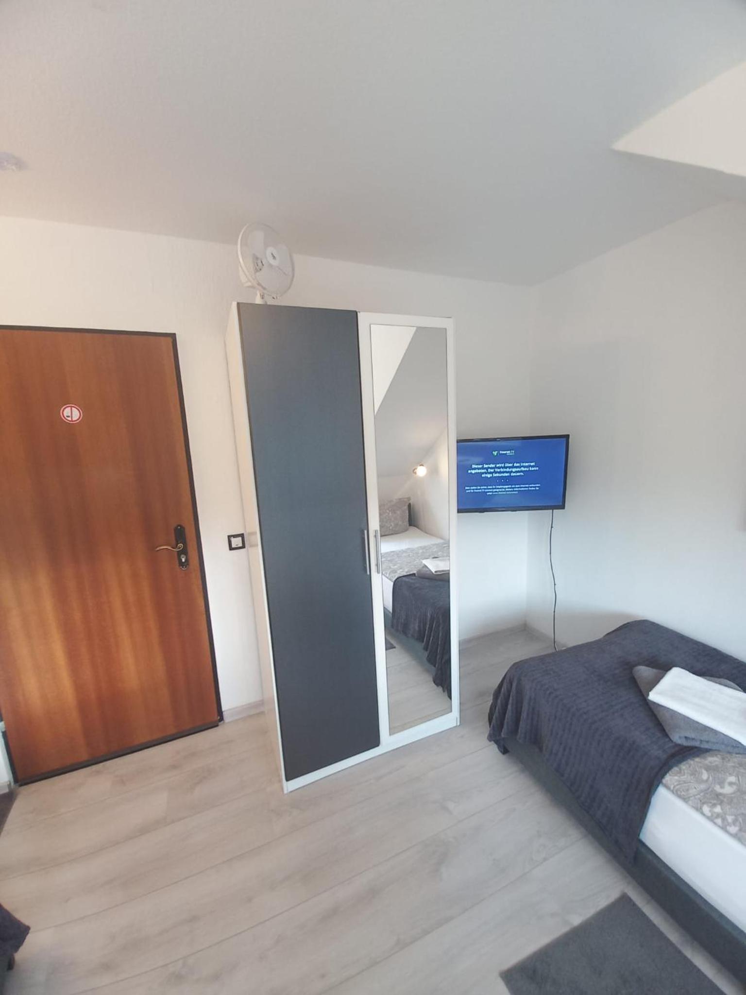 Twin Room with Shared Bathroom photo 2